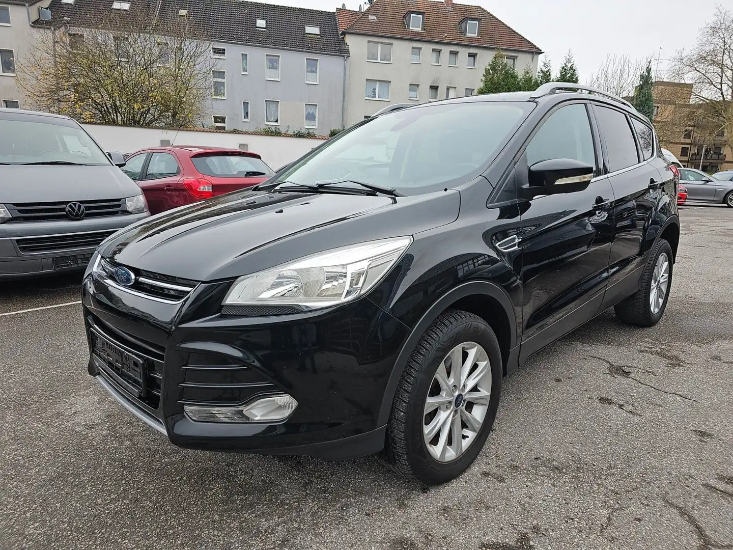Ford Kuga 2,0 TDCi 4x4 110kW Titanium Schwarz - 1