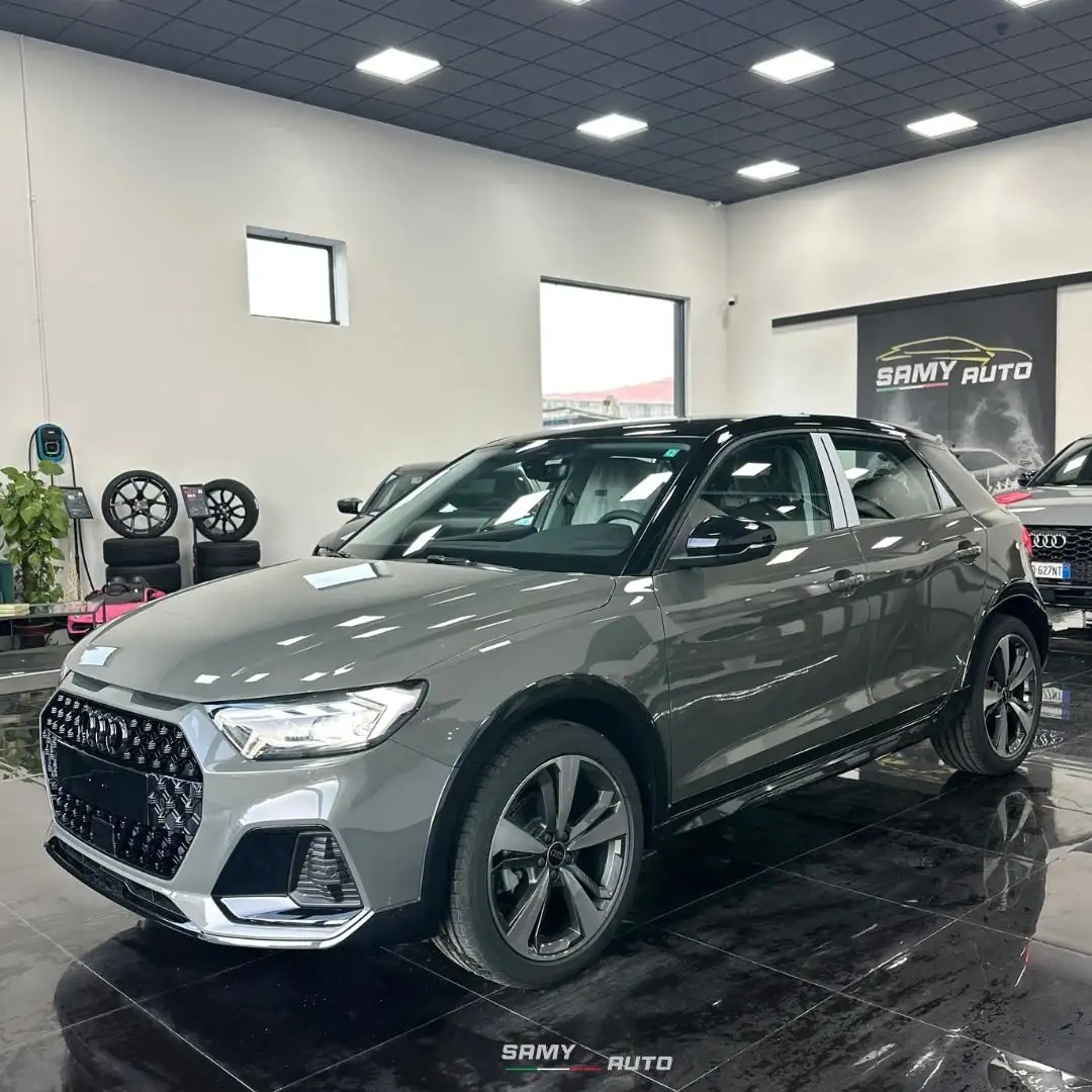 Audi A1 allstreet 30 1.0 tfsi Identity Black 116cv Grigio - 2