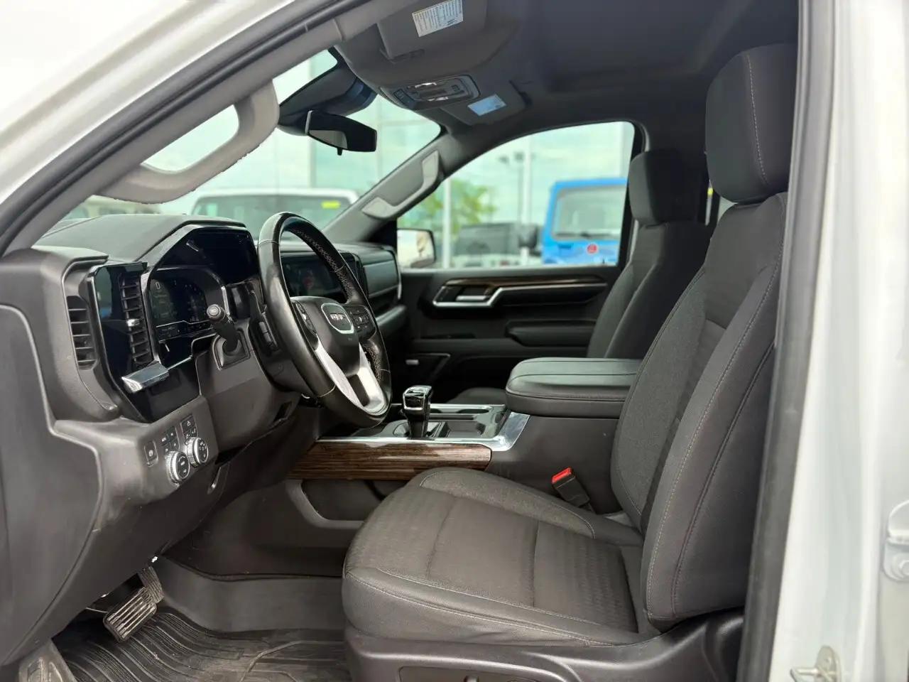 GMC Sierra 1500 снимка GMC Sierra 1500