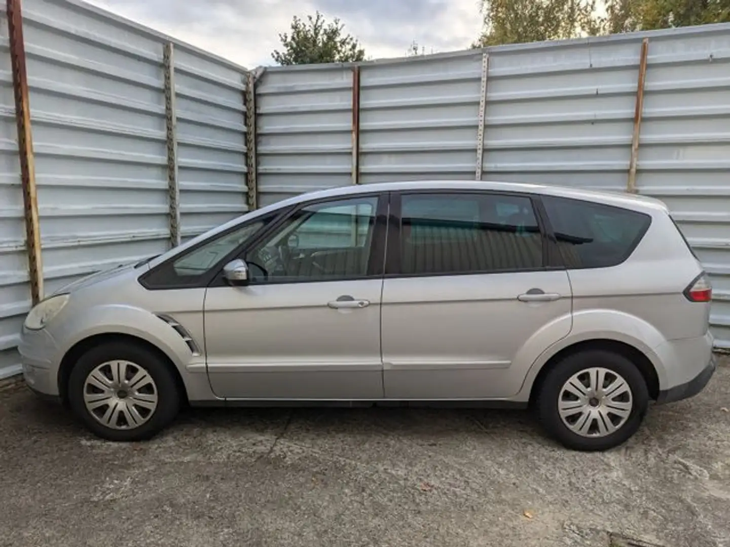 Ford S-Max 2.0 Trend*7 Sitze*Panoramadach* Silber - 2
