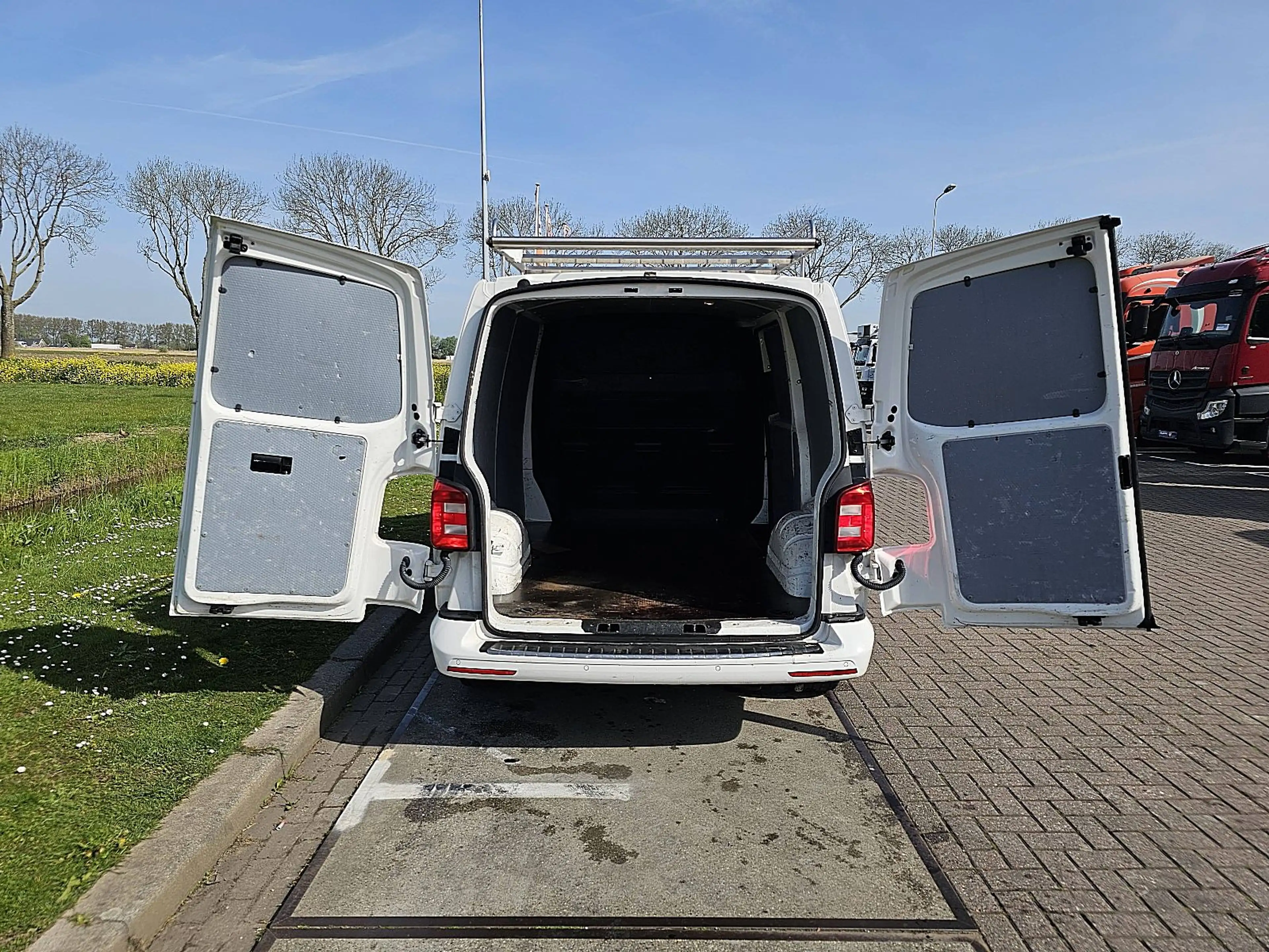 Volkswagen Transporter 2.0 TDI L1H1 150Pk Automaat! — photo 11