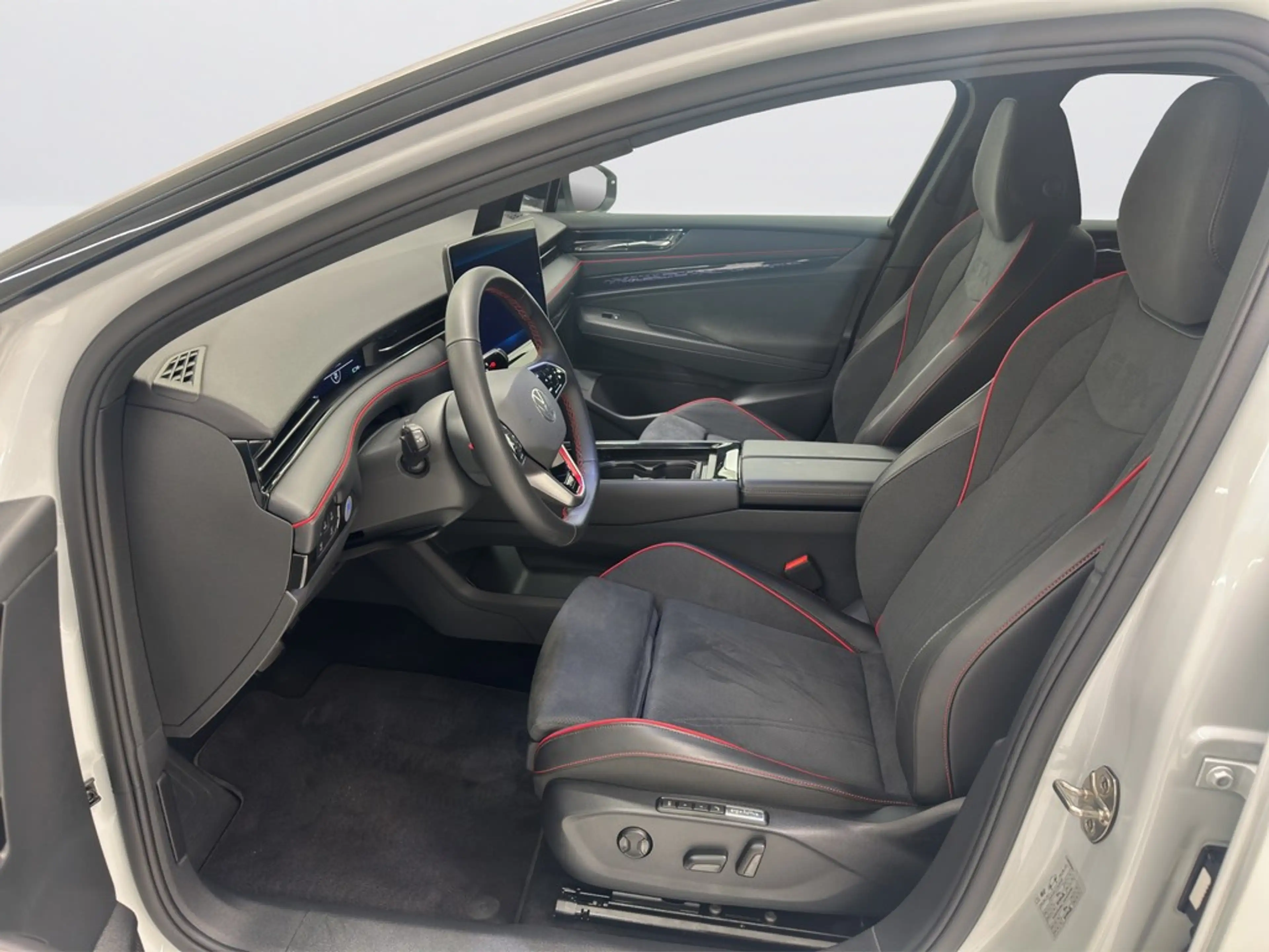 Volkswagen ID.7 GTX Tourer 4MOTION 86 kWh 1-Gang-Automatik — photo 9