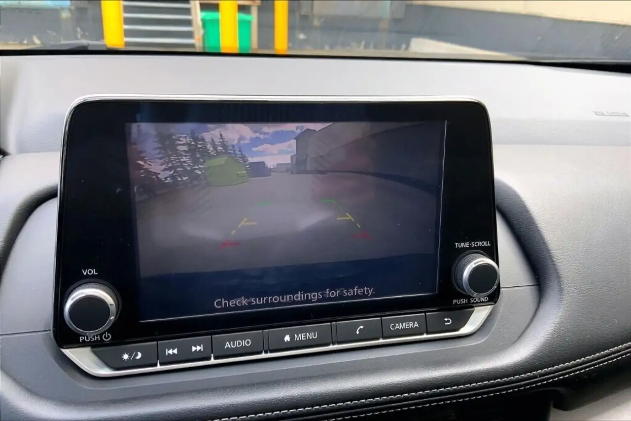Nissan Rogue снимка Nissan Rogue