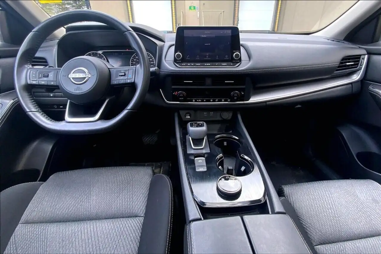 Nissan Rogue снимка Nissan Rogue