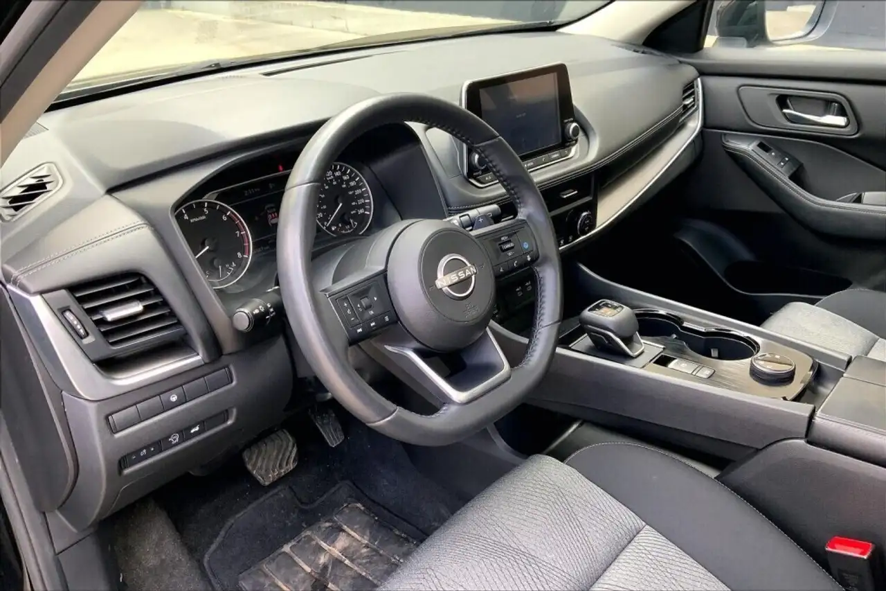 Nissan Rogue снимка Nissan Rogue