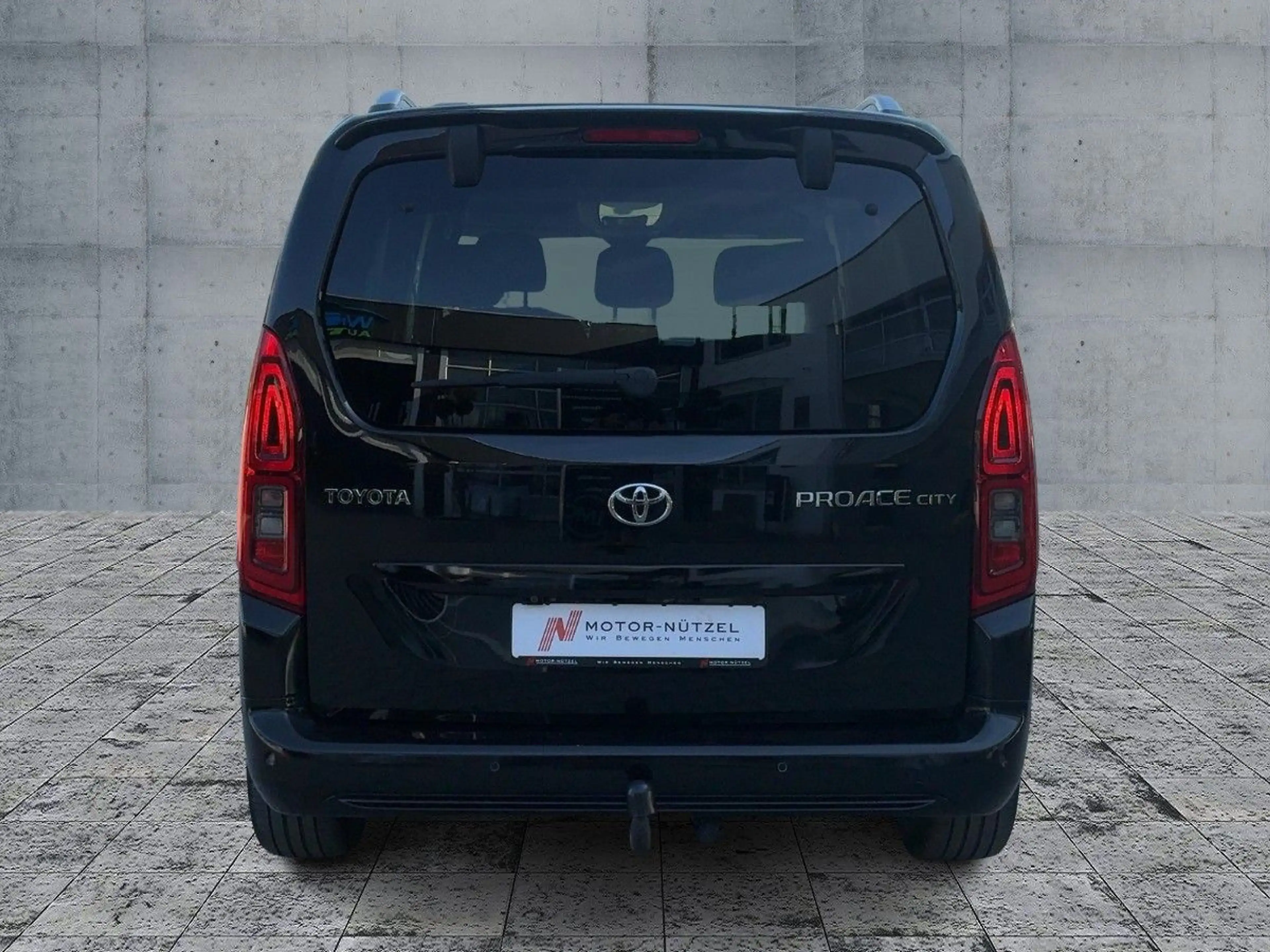 Toyota Proace City Proace City Verso 1.2 TEAM RFK+GRA+SHZ+PANO — photo 5