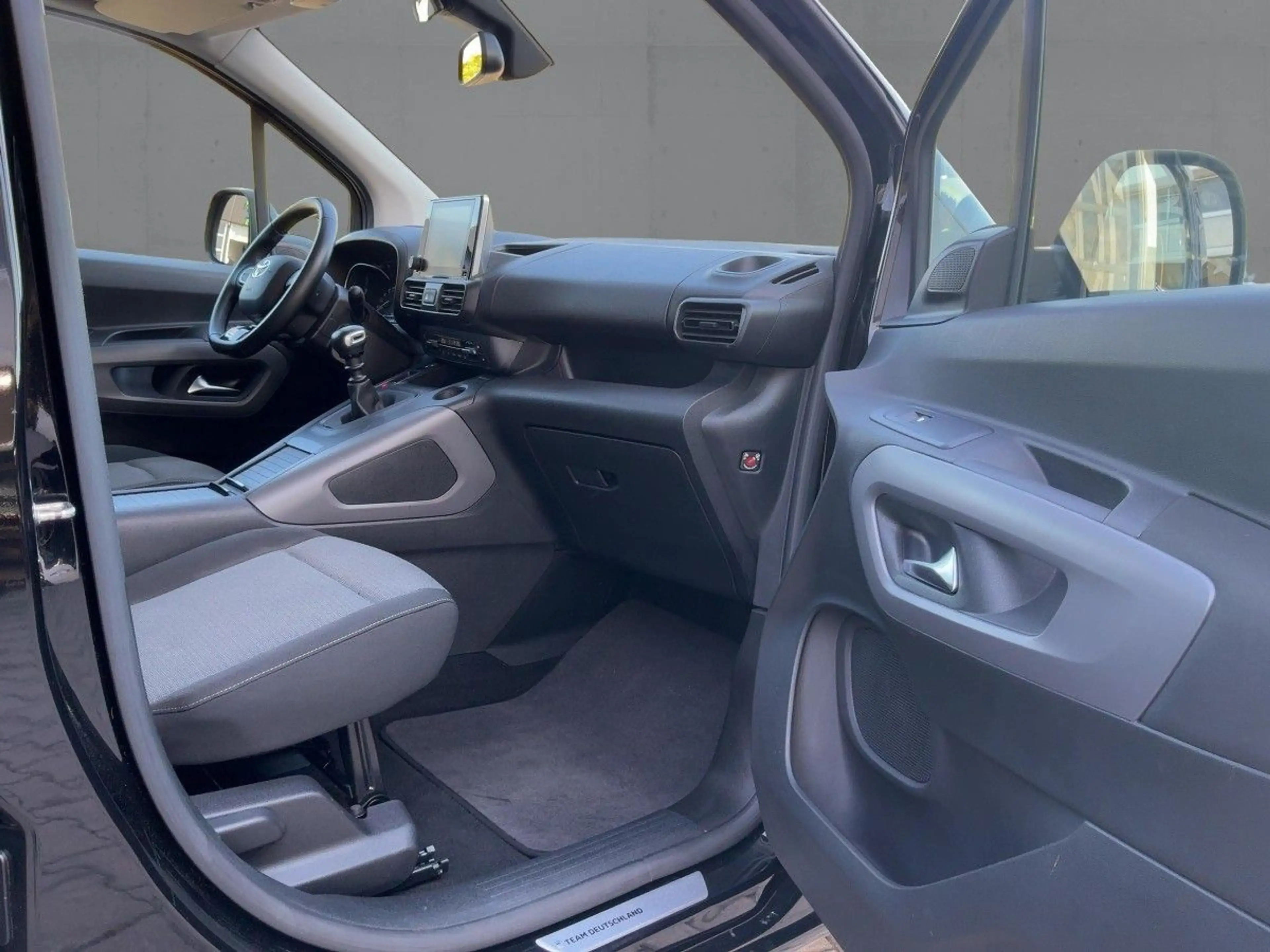 Toyota Proace City Proace City Verso 1.2 TEAM RFK+GRA+SHZ+PANO — photo 12