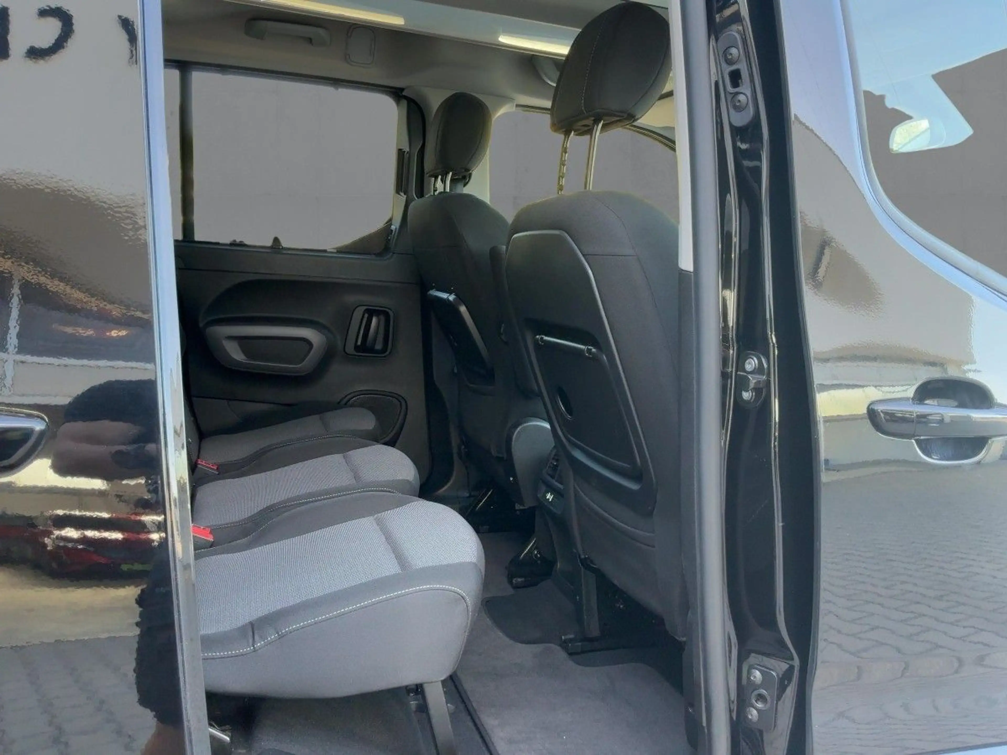 Toyota Proace City Proace City Verso 1.2 TEAM RFK+GRA+SHZ+PANO — photo 13