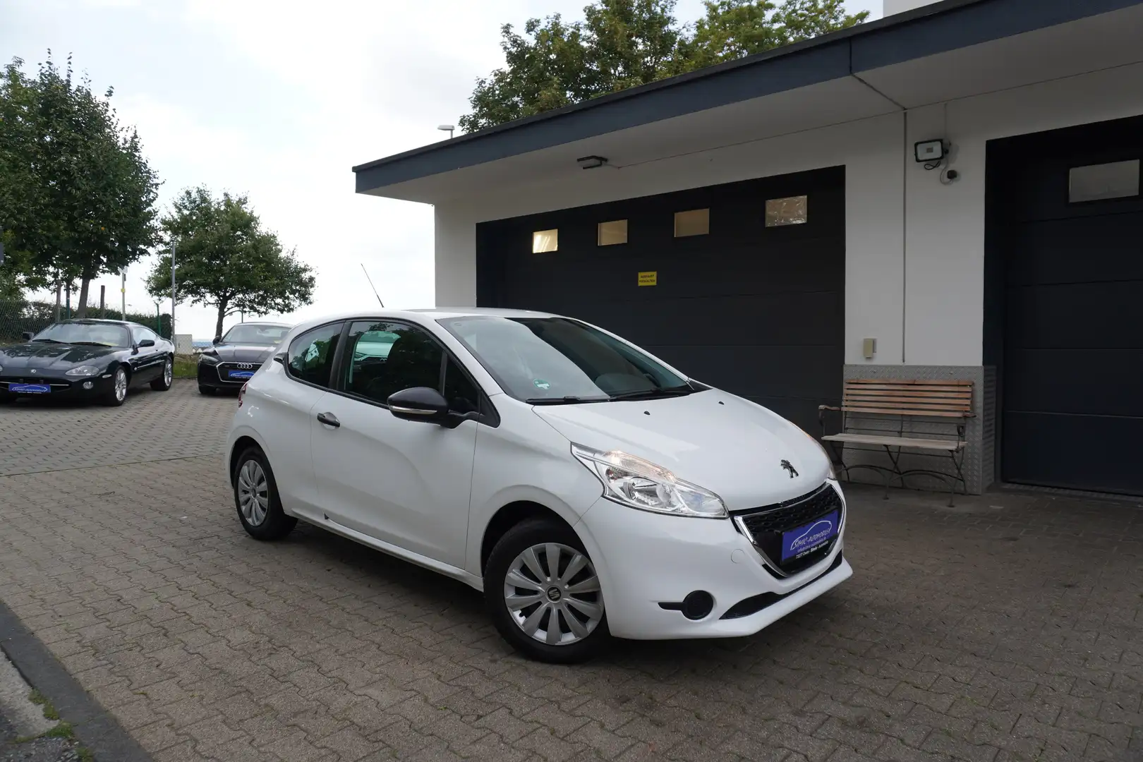 Peugeot 208 Access 1.0VTi Mod:*2013*, KLIMA+TEMPOMAT+ZV+2Hd+ Weiß - 1