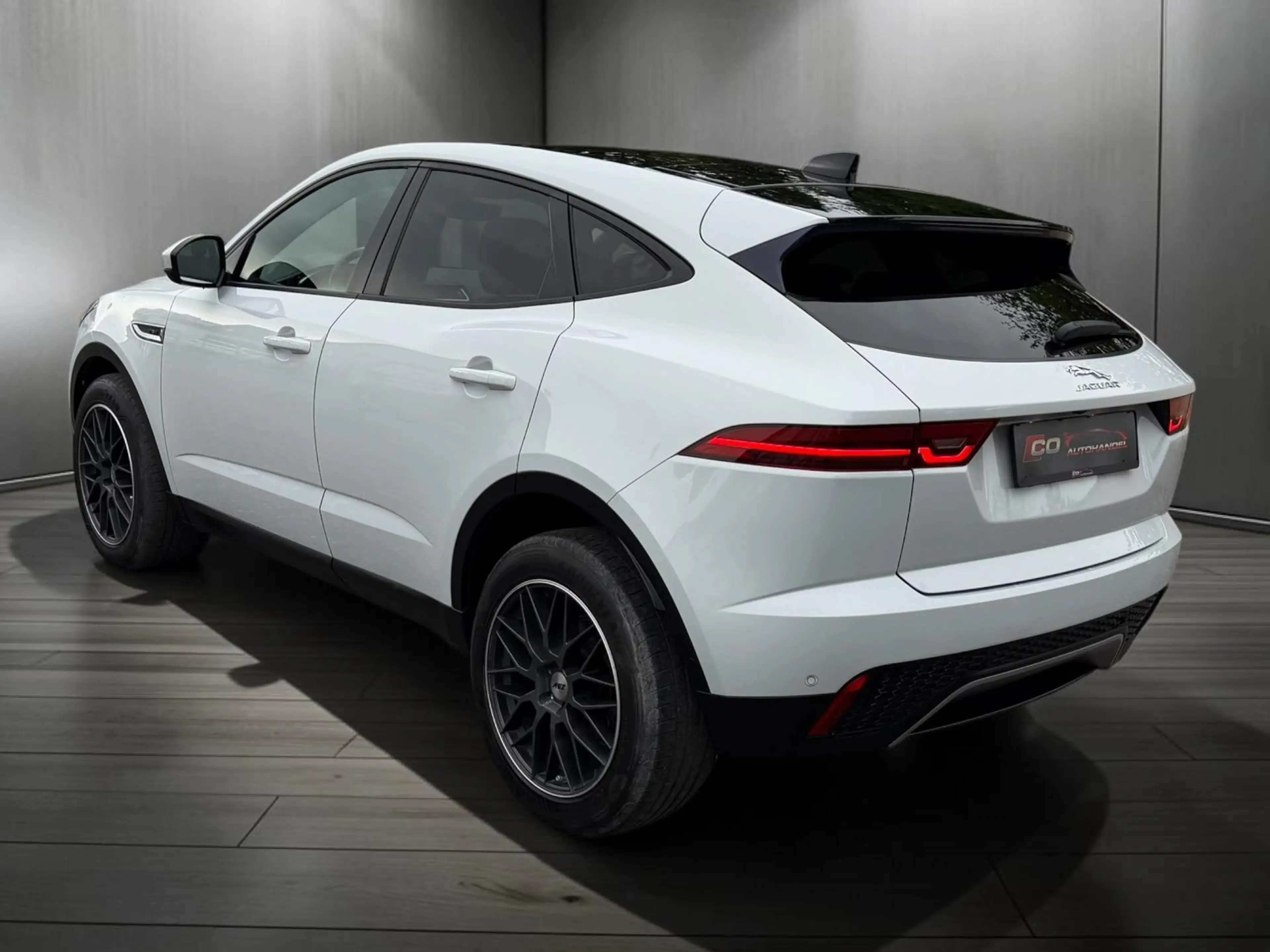 Jaguar E-Pace — photo 4