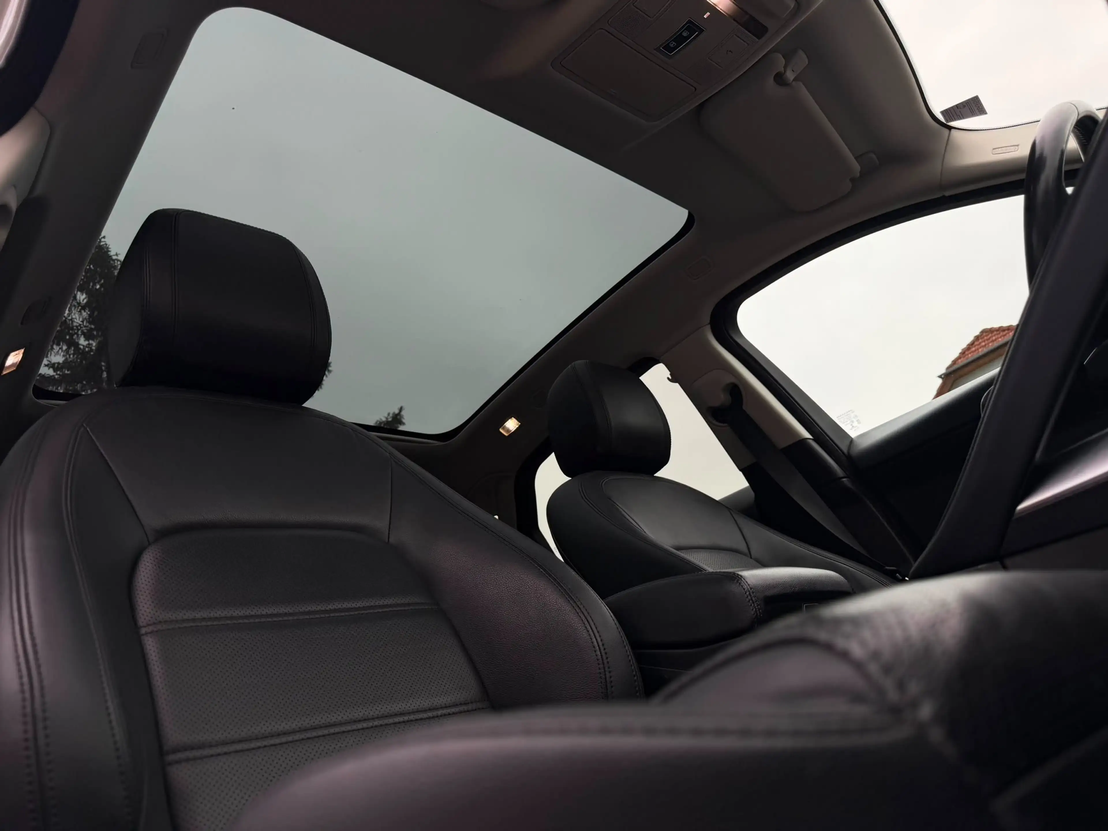 Jaguar E-Pace — photo 9