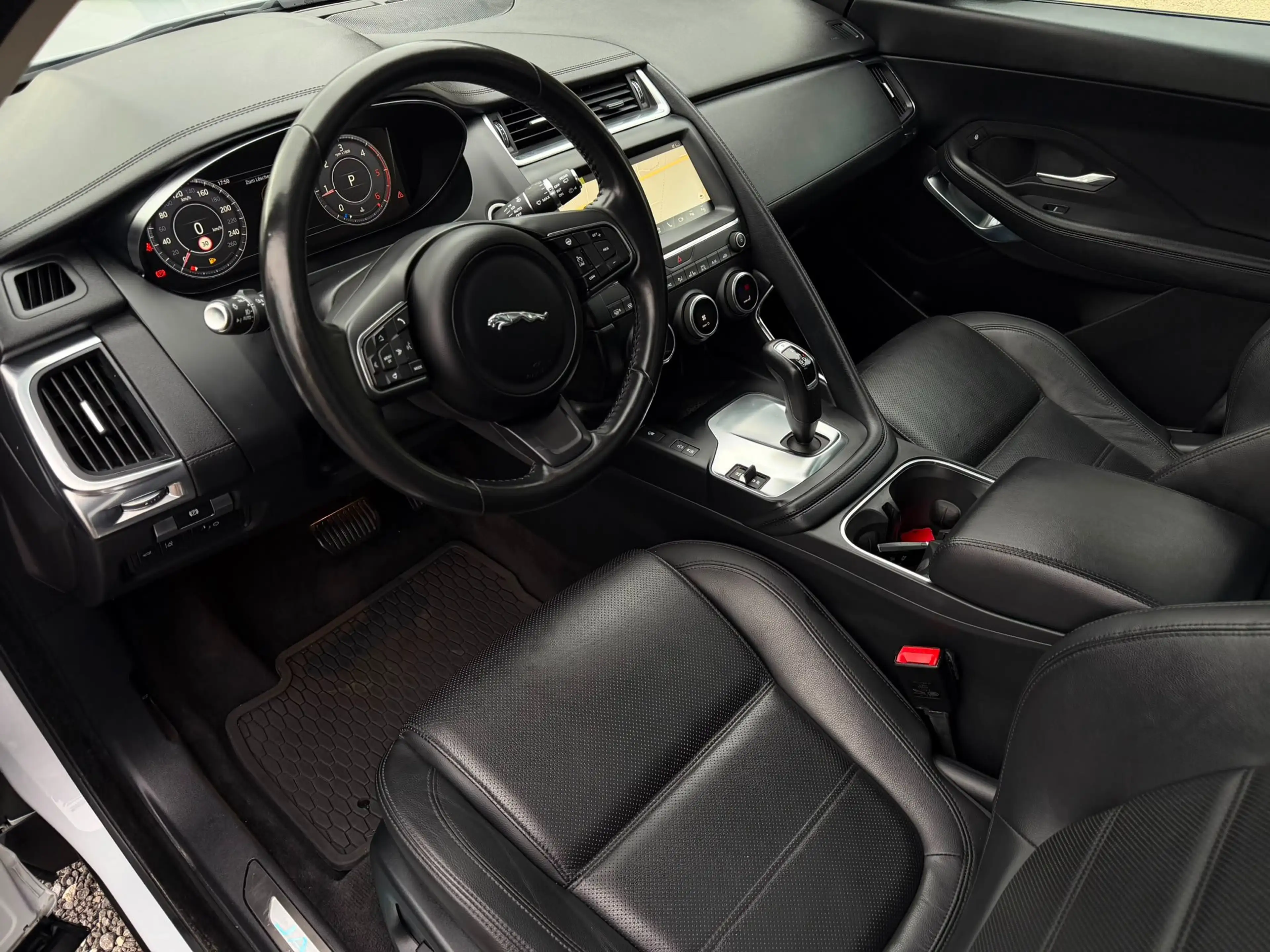 Jaguar E-Pace — photo 6