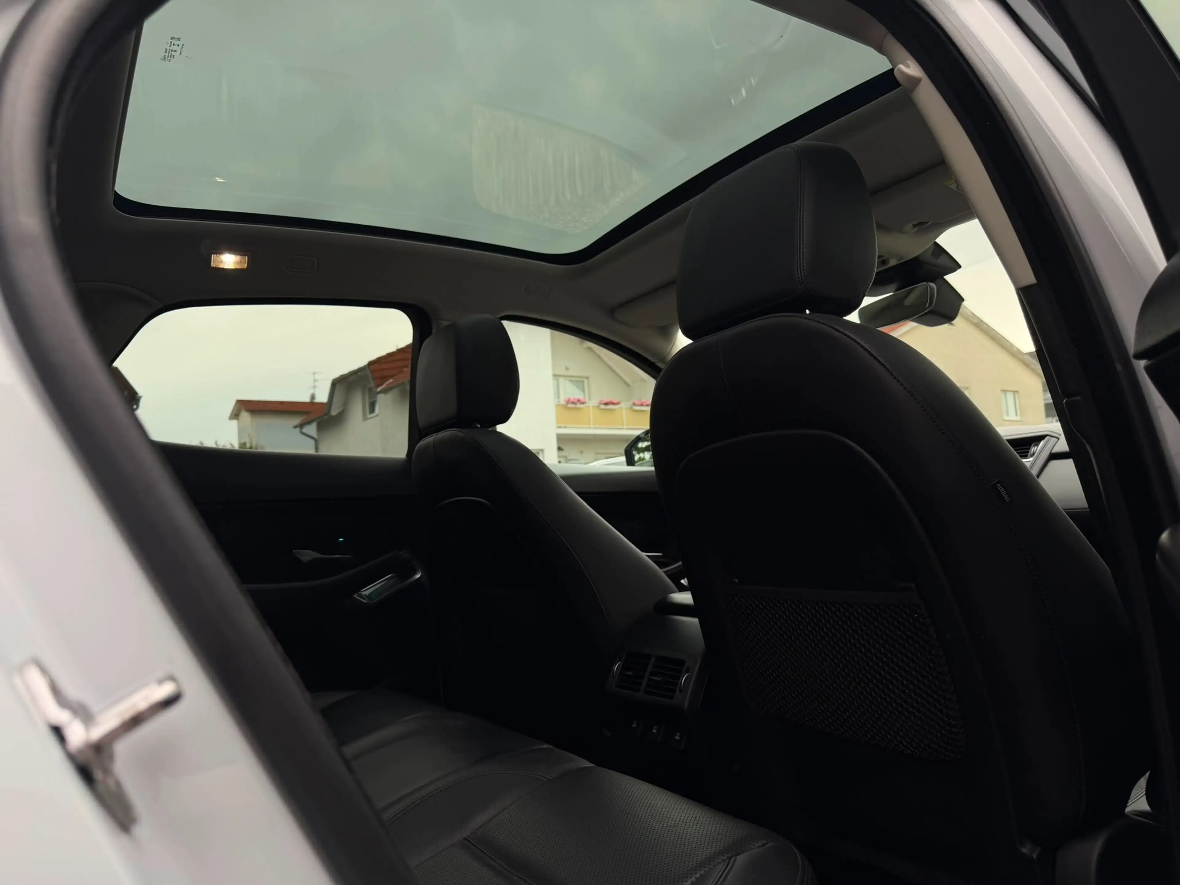 Jaguar E-Pace — photo 15