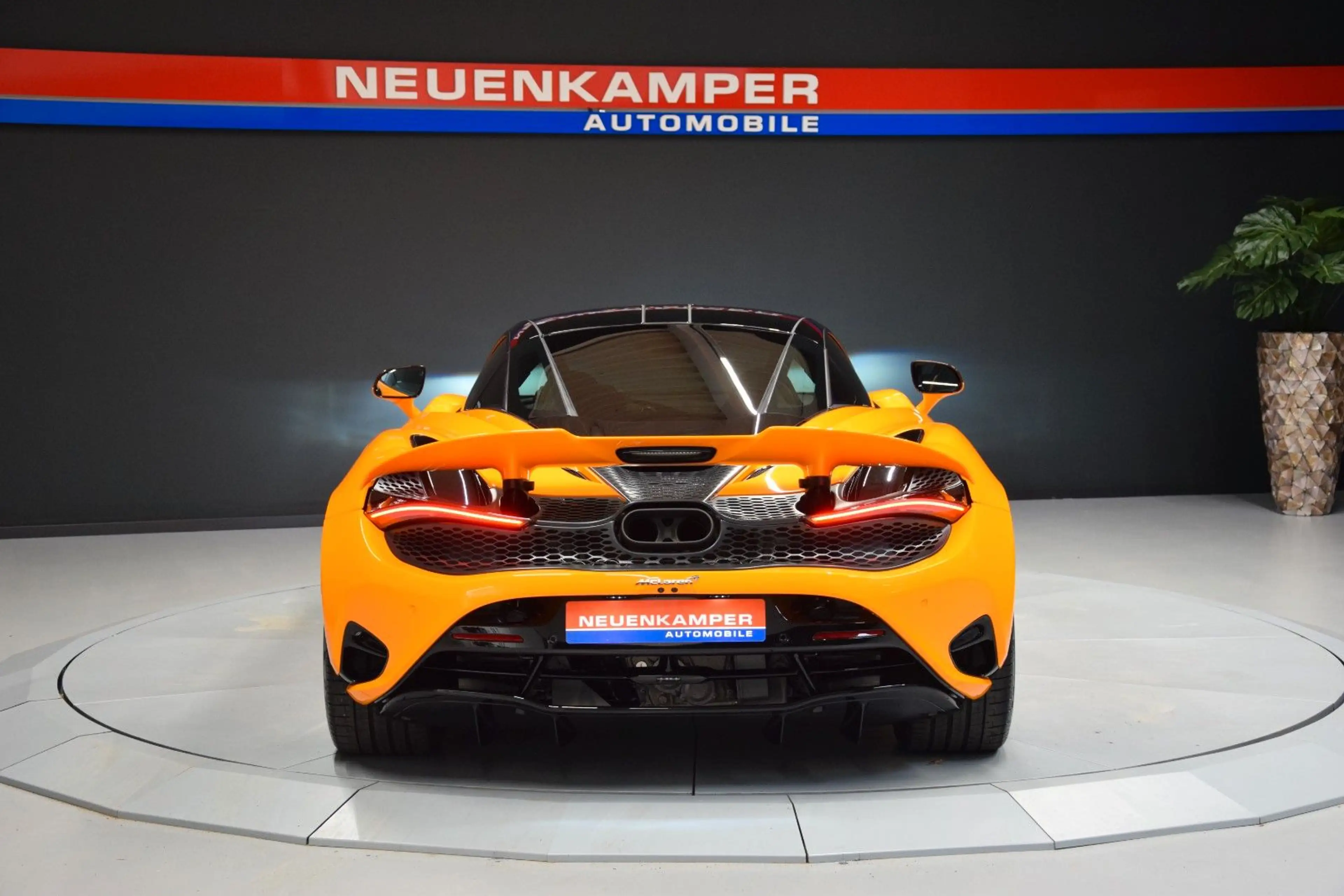 McLaren 750S Black Pack / Lift Schale B&W Aero Kamera — photo 8