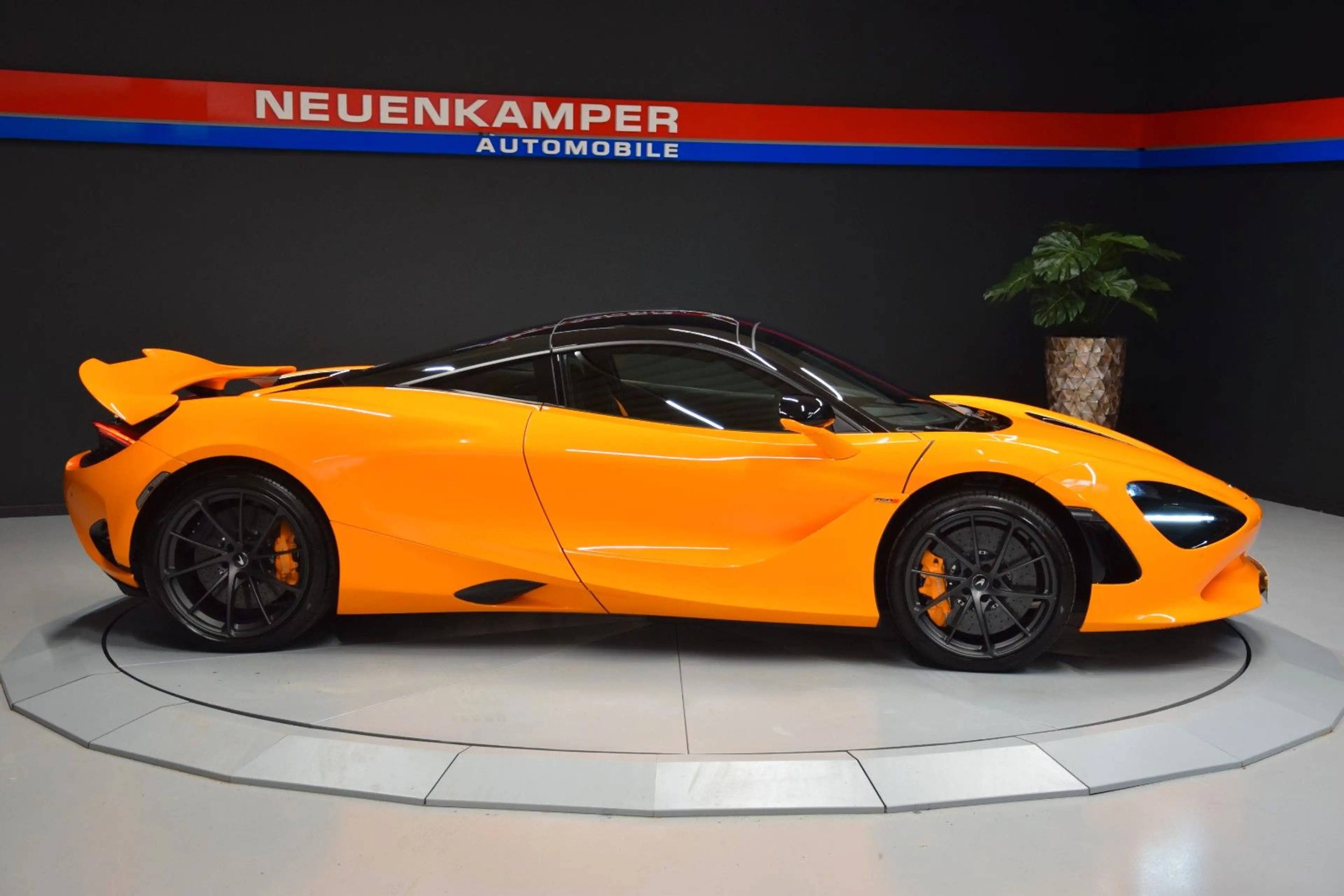 McLaren 750S Black Pack / Lift Schale B&W Aero Kamera — photo 10