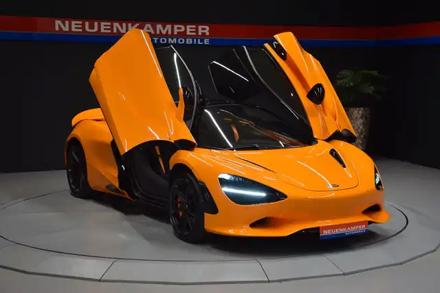 McLaren 750S Black Pack / Lift Schale B&W Aero Kamera