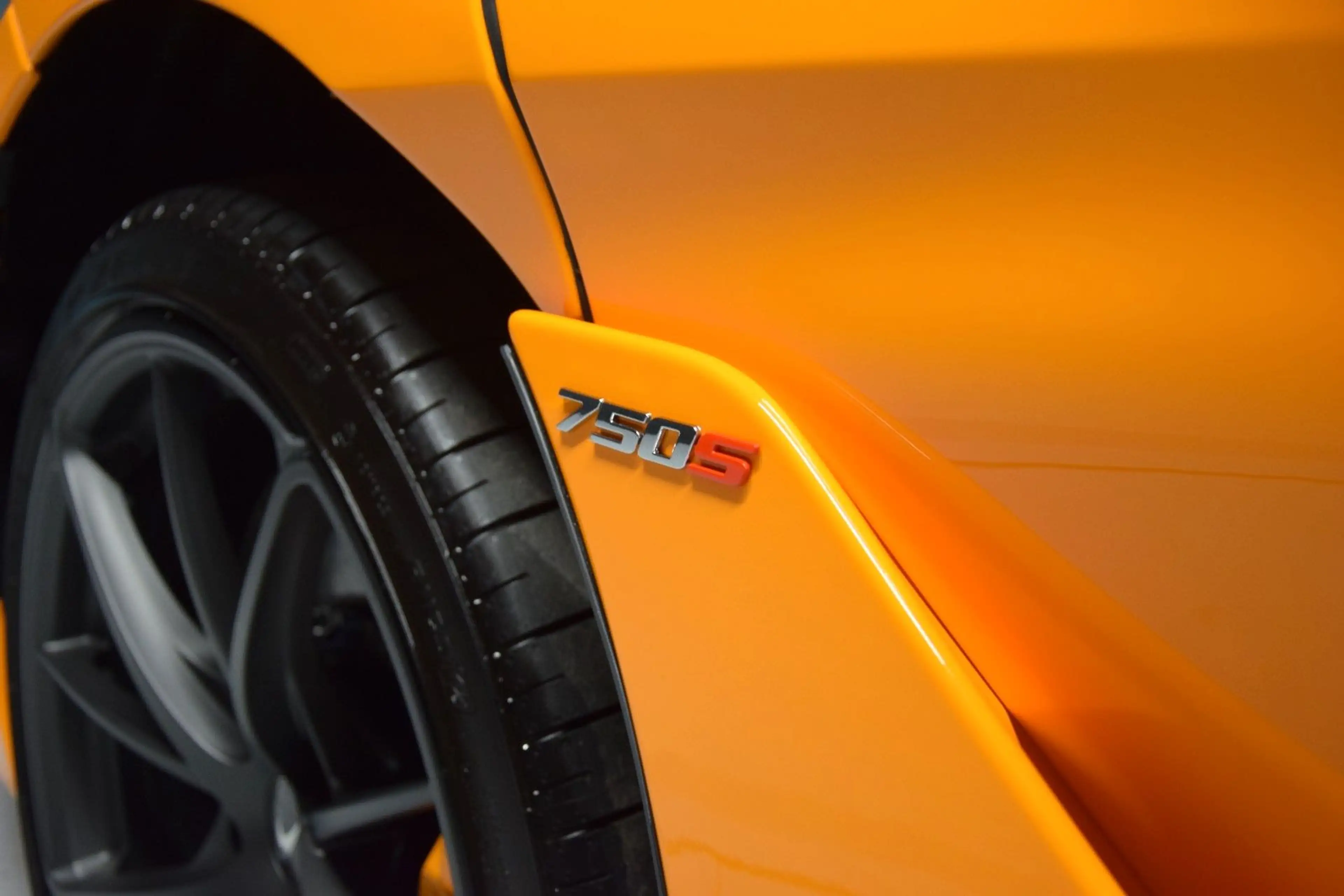 McLaren 750S Black Pack / Lift Schale B&W Aero Kamera — photo 12
