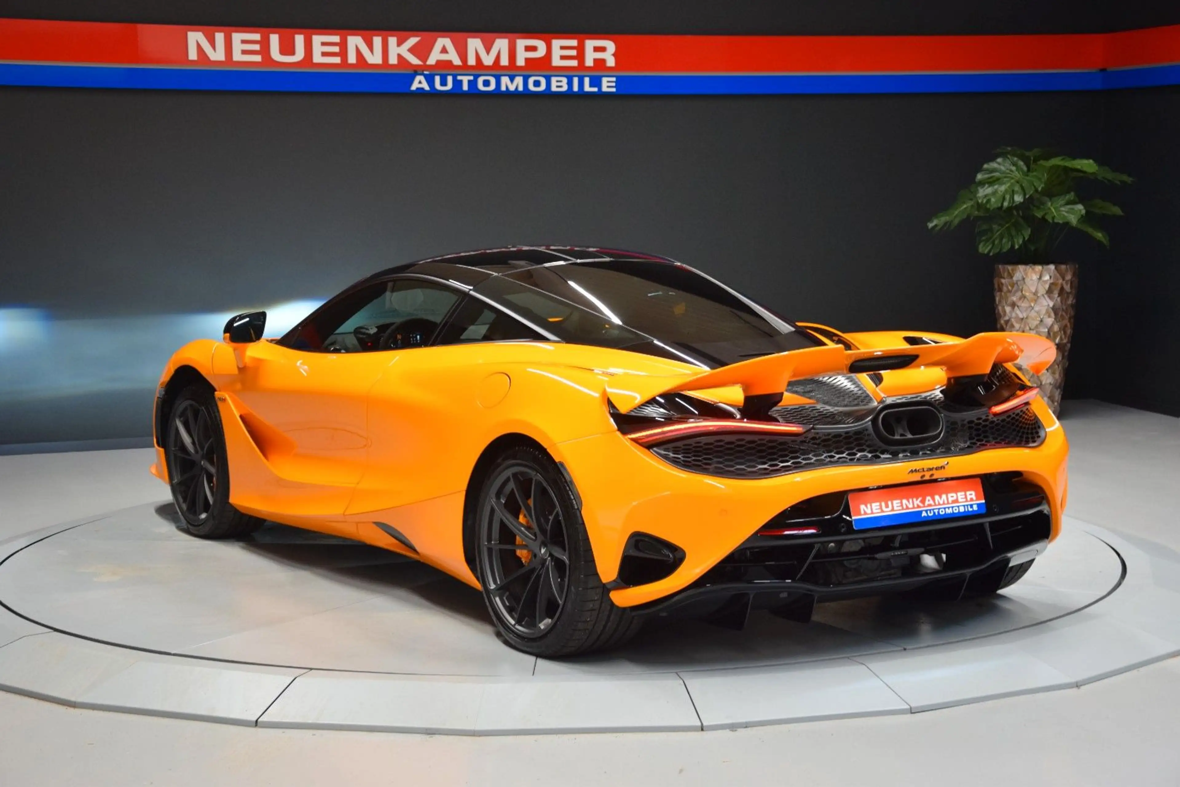 McLaren 750S Black Pack / Lift Schale B&W Aero Kamera — photo 7