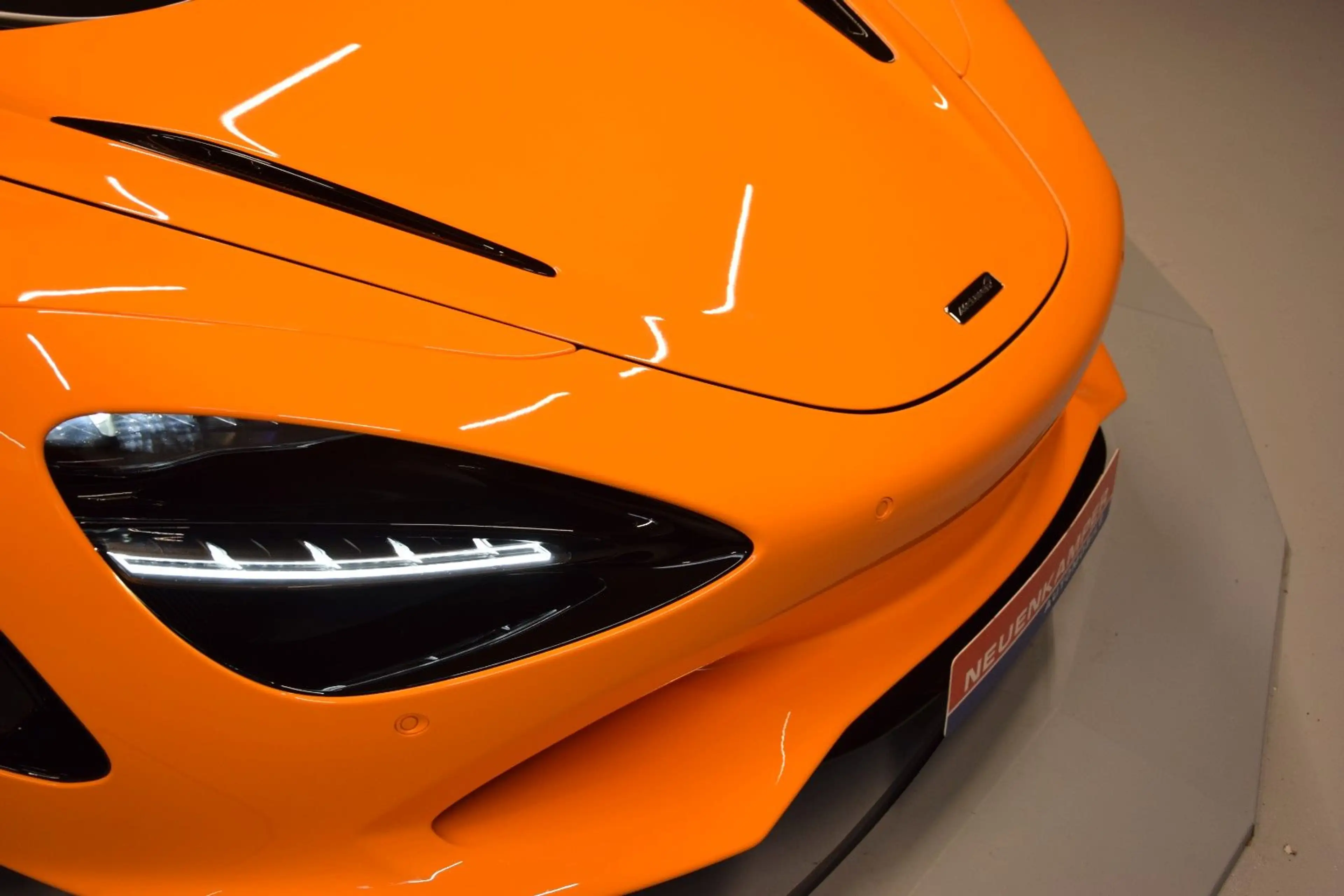 McLaren 750S Black Pack / Lift Schale B&W Aero Kamera — photo 14