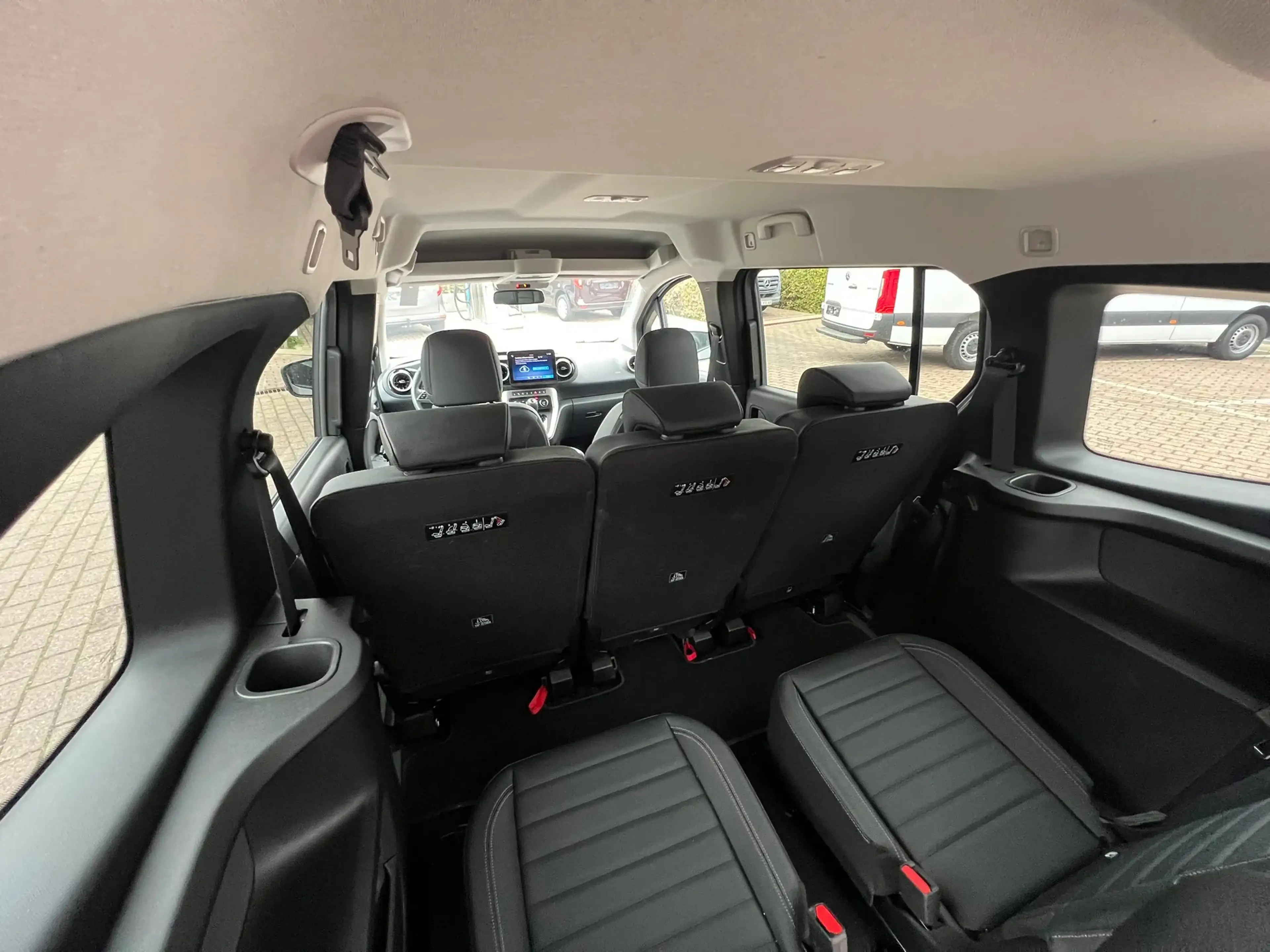 Mercedes-Benz T-Class 180 L2 FWD AUTO (30.500€ex.) — photo 10