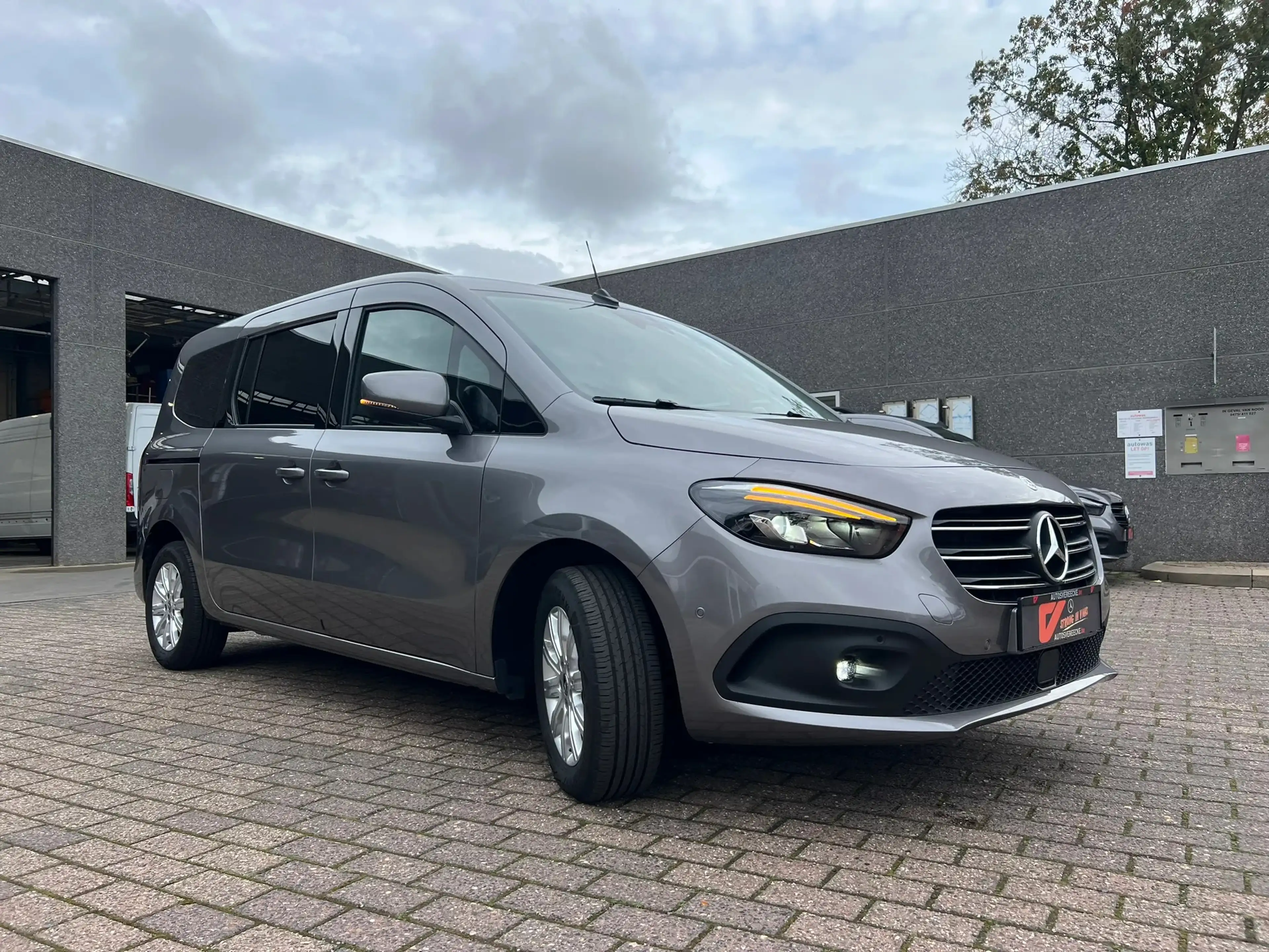 Mercedes-Benz T-Class 180 L2 FWD AUTO (30.500€ex.) — photo 3