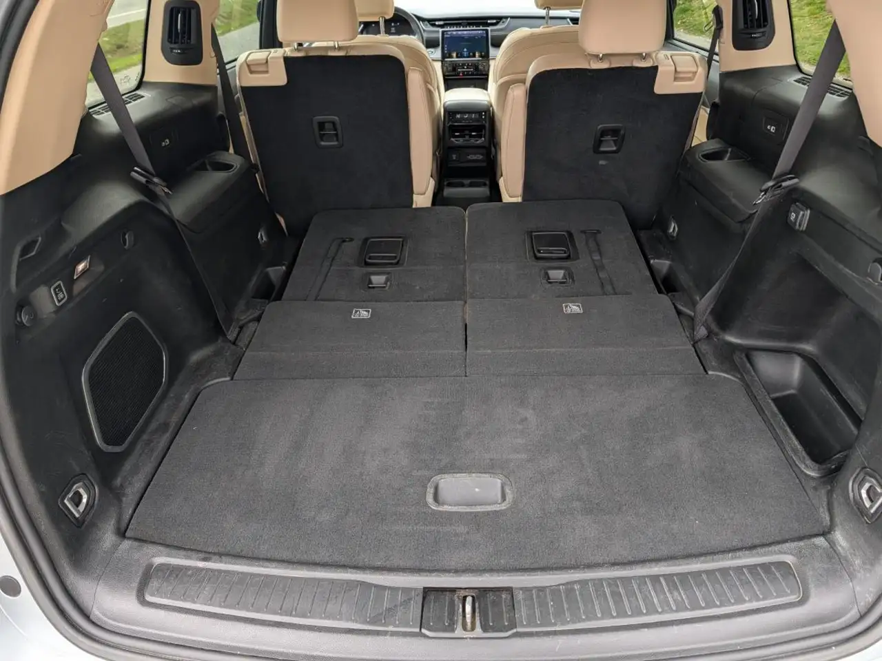 Jeep Grand Cherokee снимка Jeep Grand Cherokee