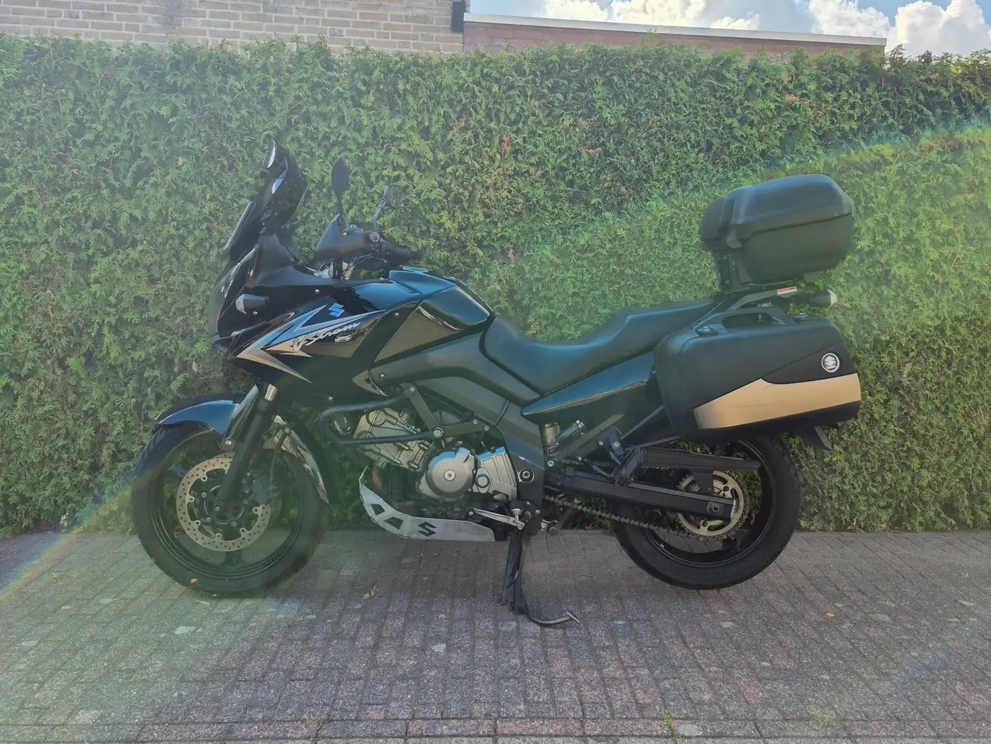 Suzuki V-Strom 650 Zwart - 2