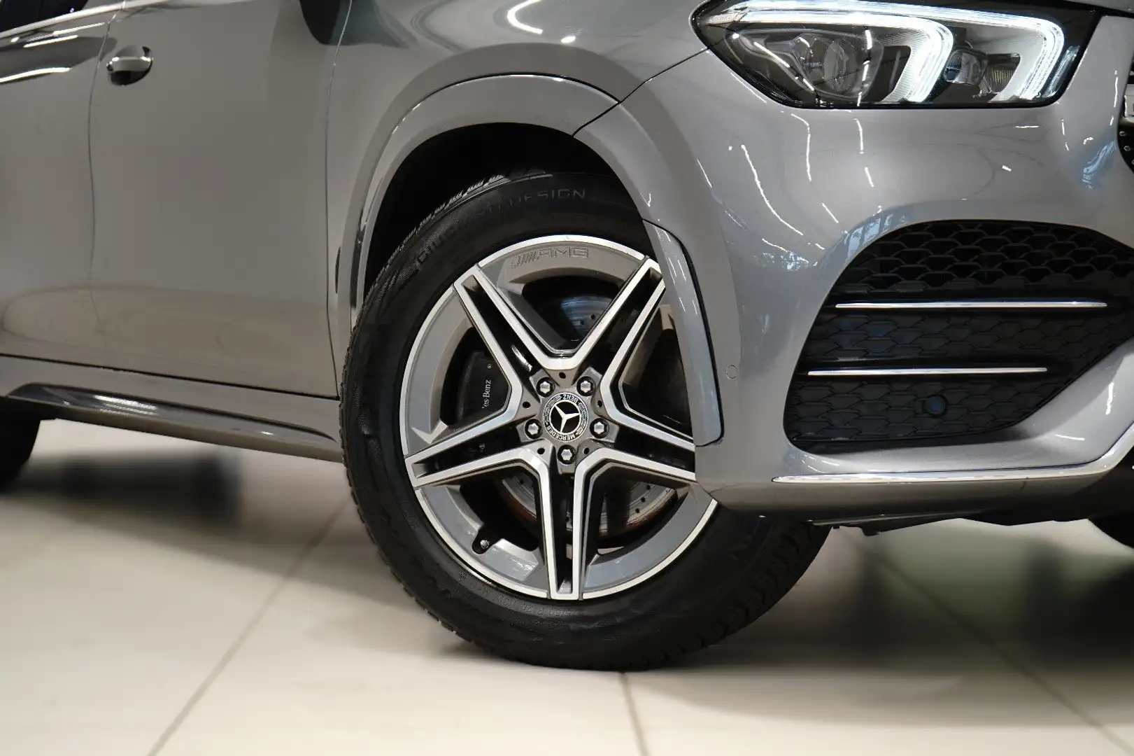 Mercedes-Benz GLE 350 d|AMG|7-SITZ|DISTR.|PANO|LUFT|360°|BURMS| Gris - 2