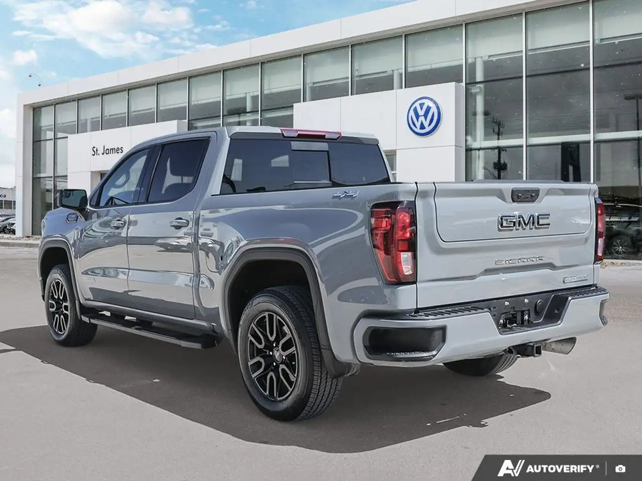 GMC Sierra 1500 снимка GMC Sierra 1500