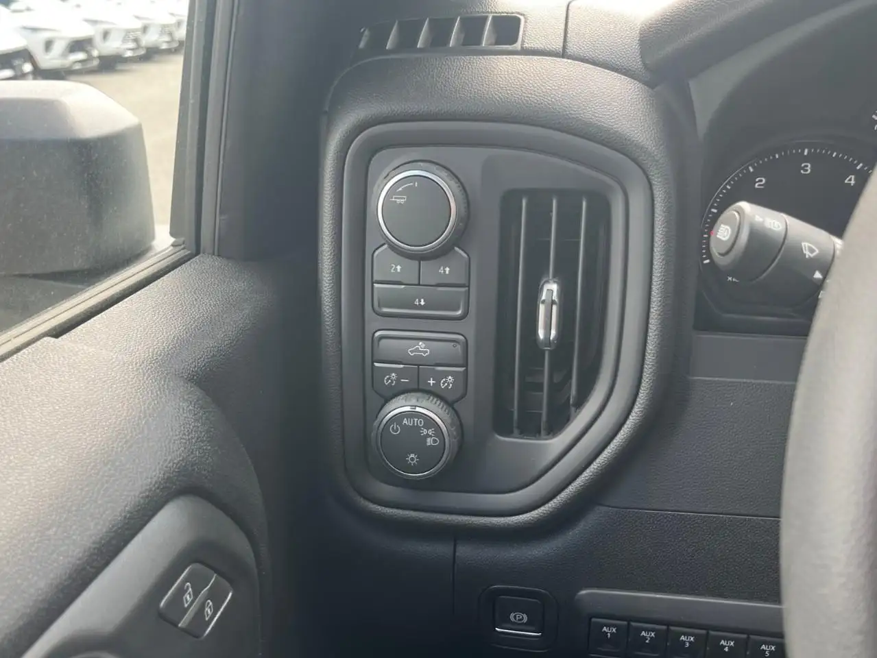 Chevrolet Silverado 3500 photo Chevrolet Silverado 3500