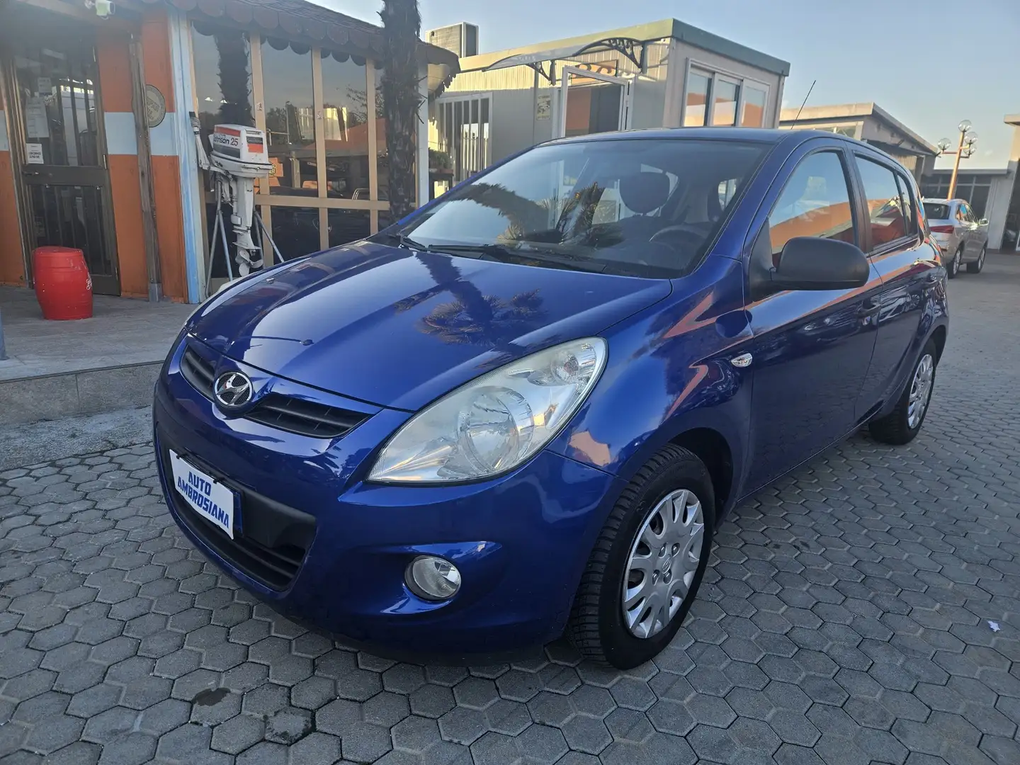 Hyundai i20 i20 I 2009 5p 1.2 Comfort Gpl Azul - 1