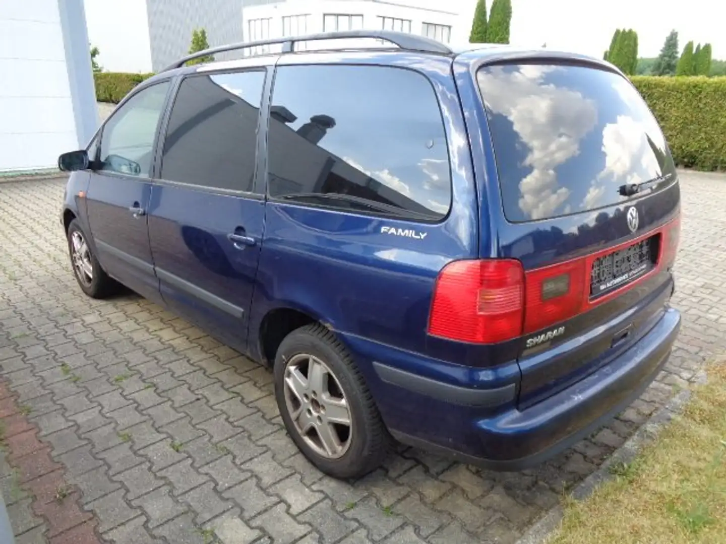 Volkswagen Sharan 1.9 TDI Family AHK/Klimaaut/SHZ/TÜV Mai 26 Bleu - 2