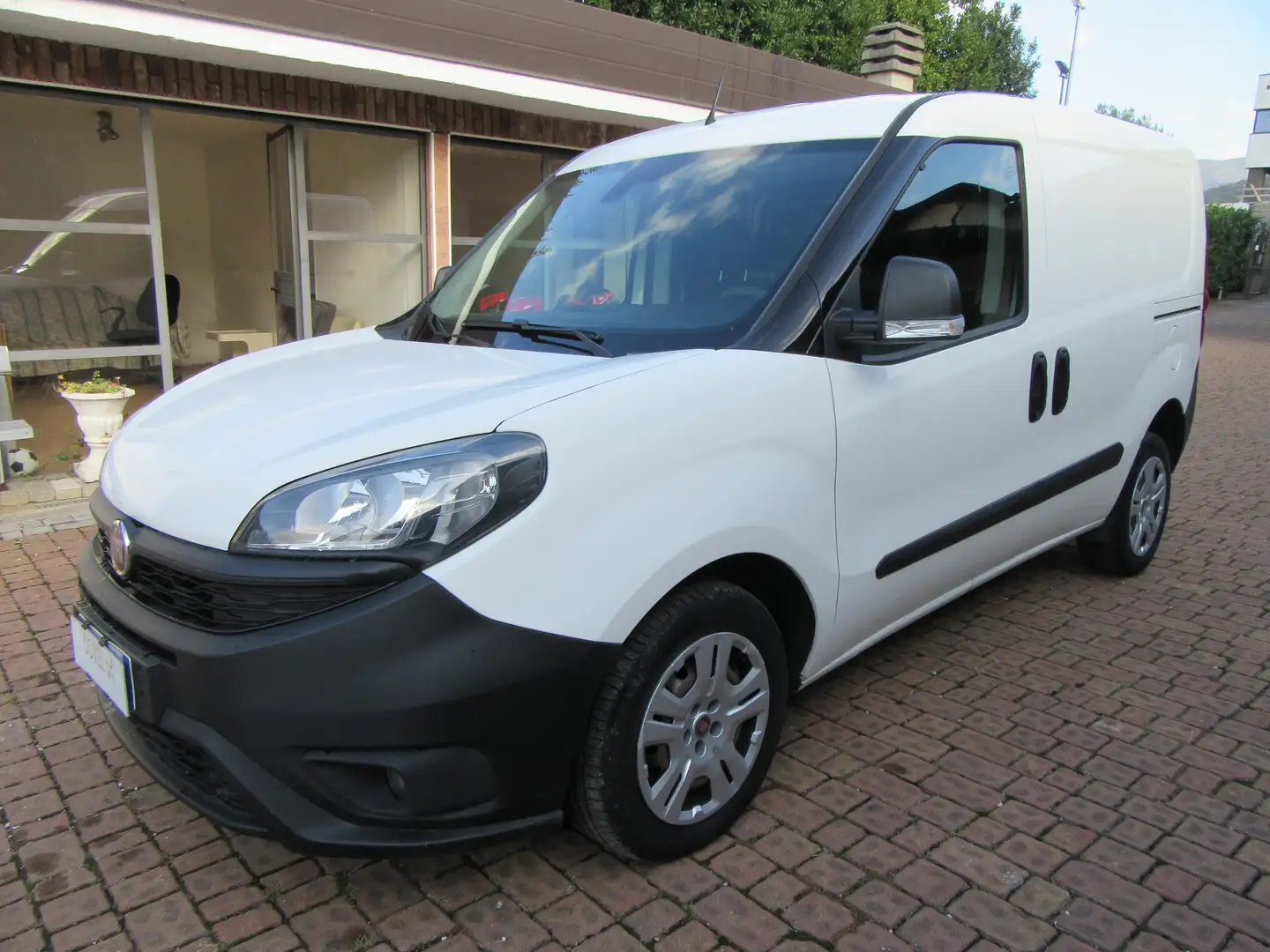 Fiat Doblo 1.6 Mjt 105cv Furgone 3P Doppia Porta Scorr. EU 6D Blanc - 1