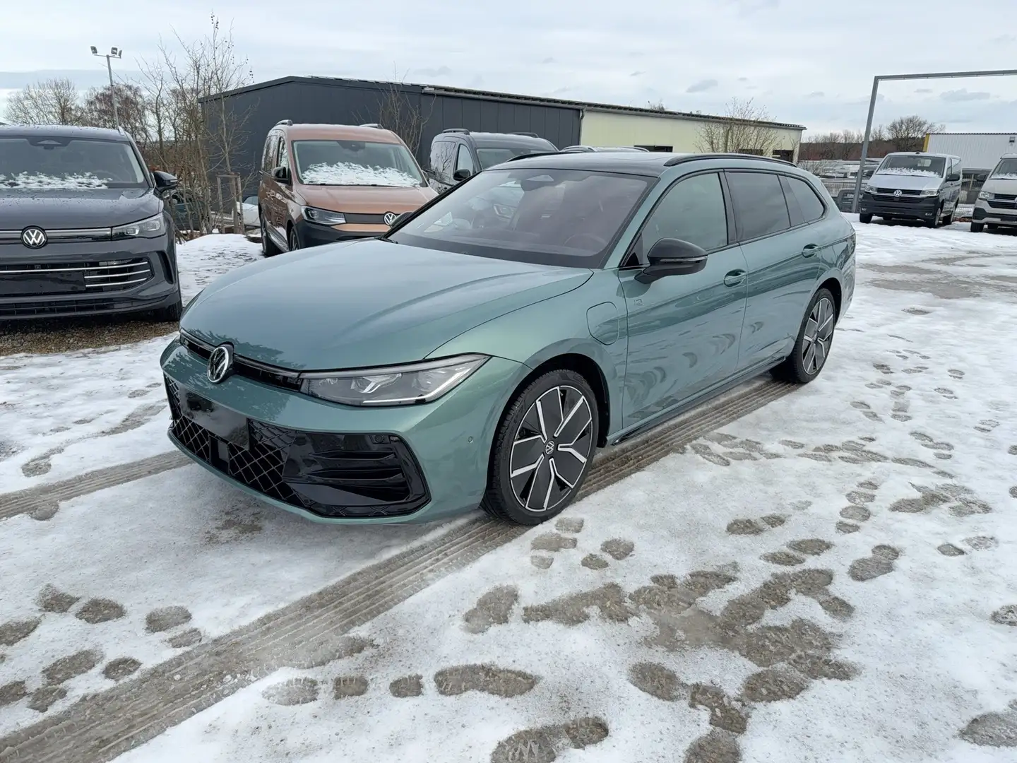 Volkswagen Passat R-Line eHybrid Harman Kardon CarPlay+Pano Grün - 2