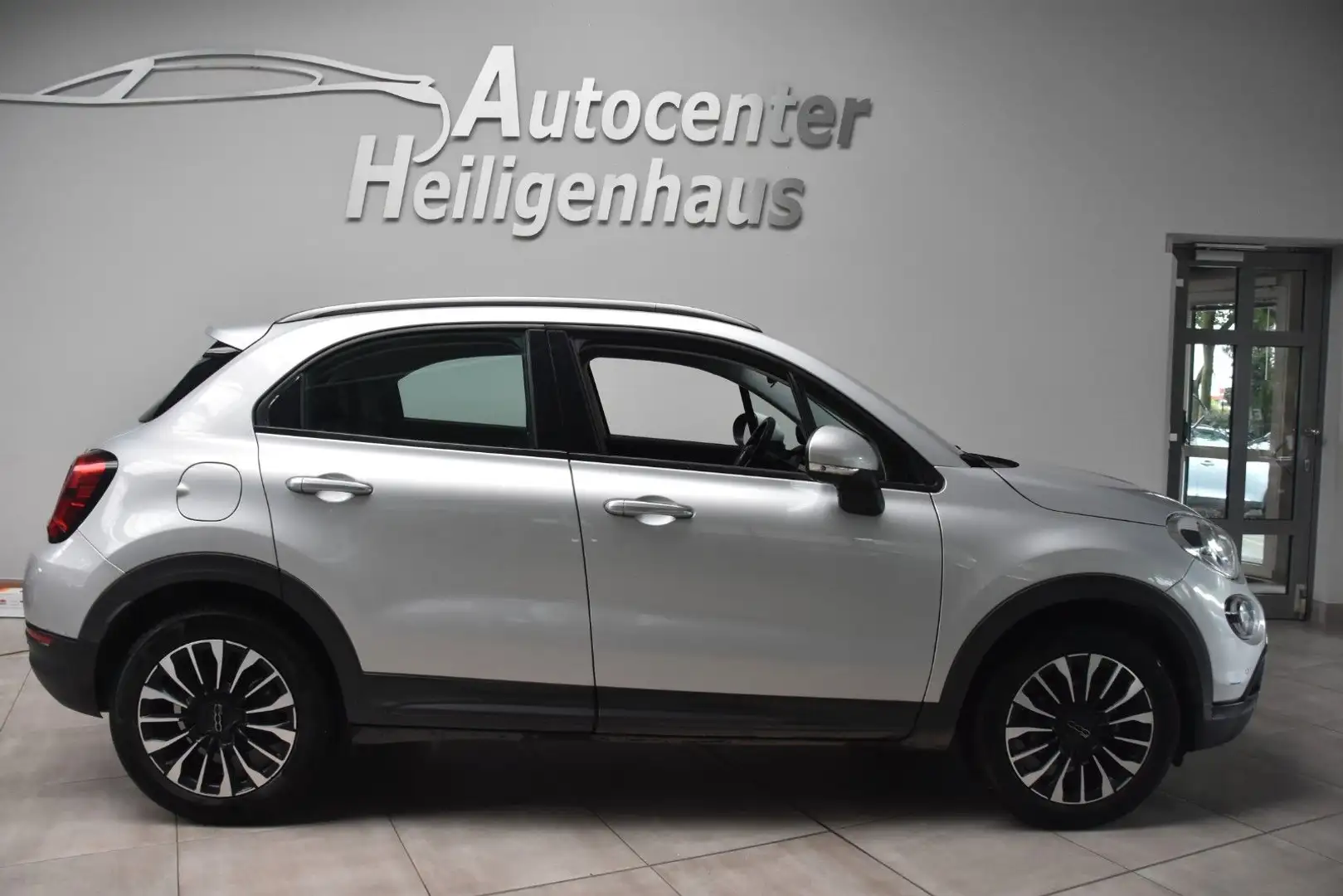 Fiat 500X 1.6 MultiJet Cross Navi Kamera PDC vo+hi Silber - 2