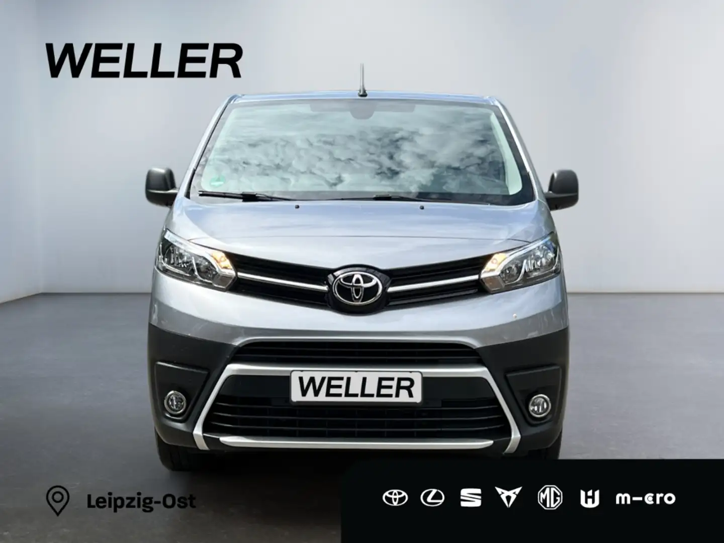 Toyota Proace 2,0l-D-4D L2 Meister *Navi*CAM*PDC*CarPlay* Silber - 2