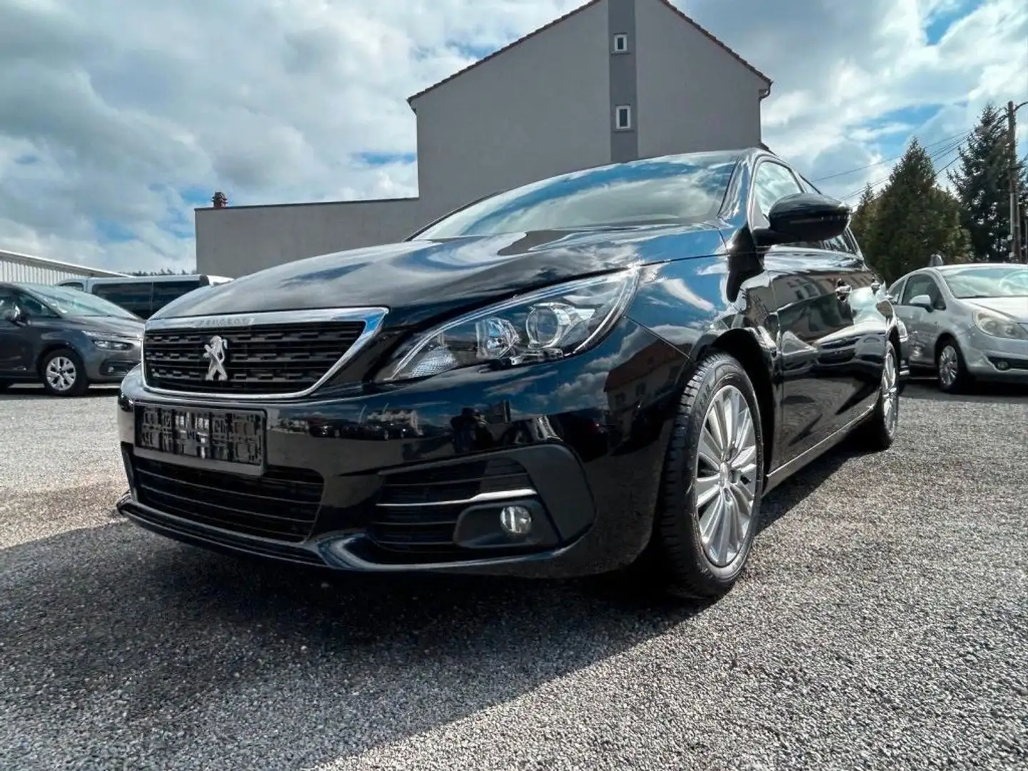 Peugeot 308 ACTIVE PACK KAMERA + NAVI + SHZ + TEMP Schwarz - 1