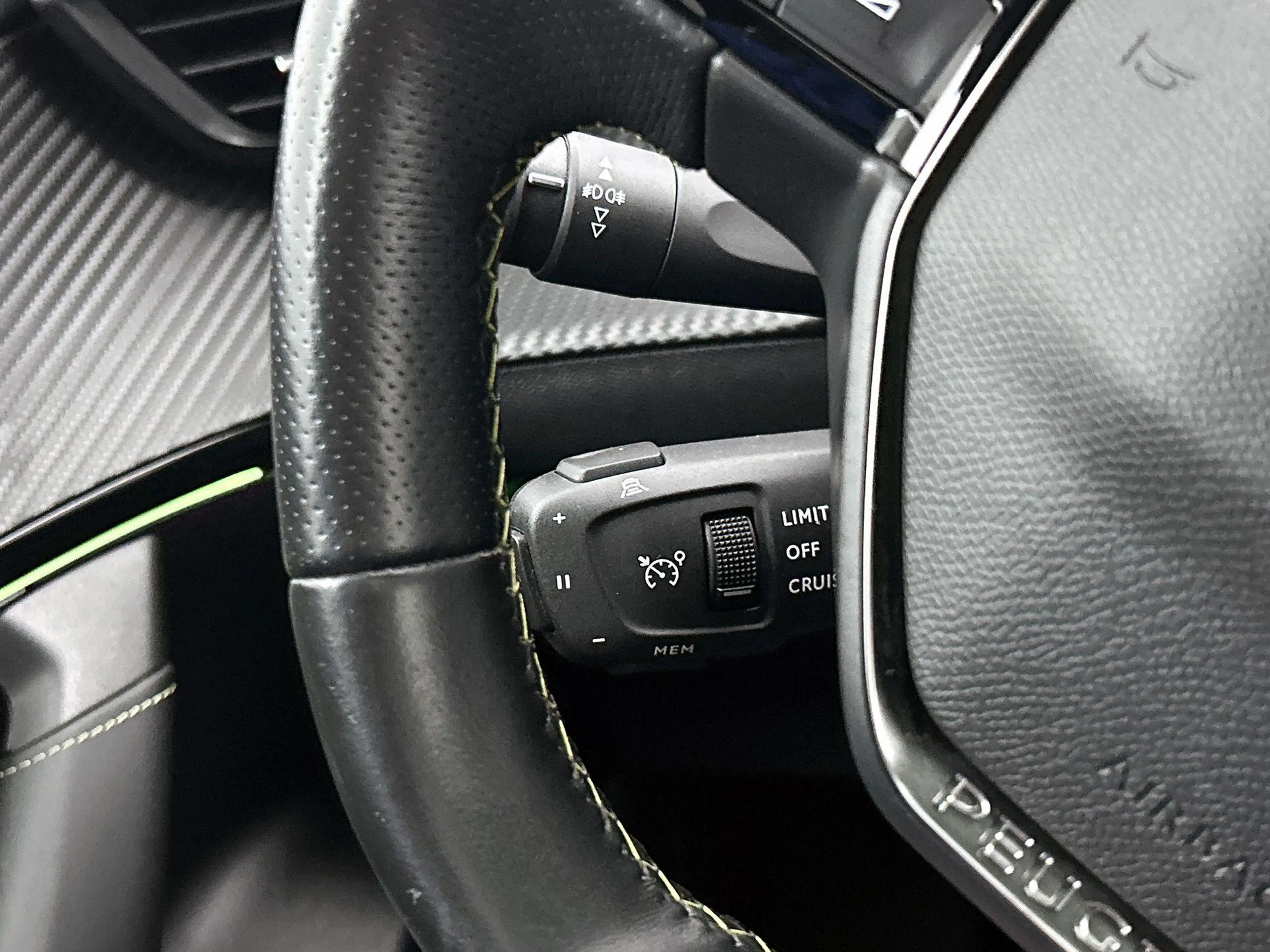 Peugeot e-2008 EV 136pk GT Pack 50 kWh Automaat | Schuif-/kanteld — photo 15