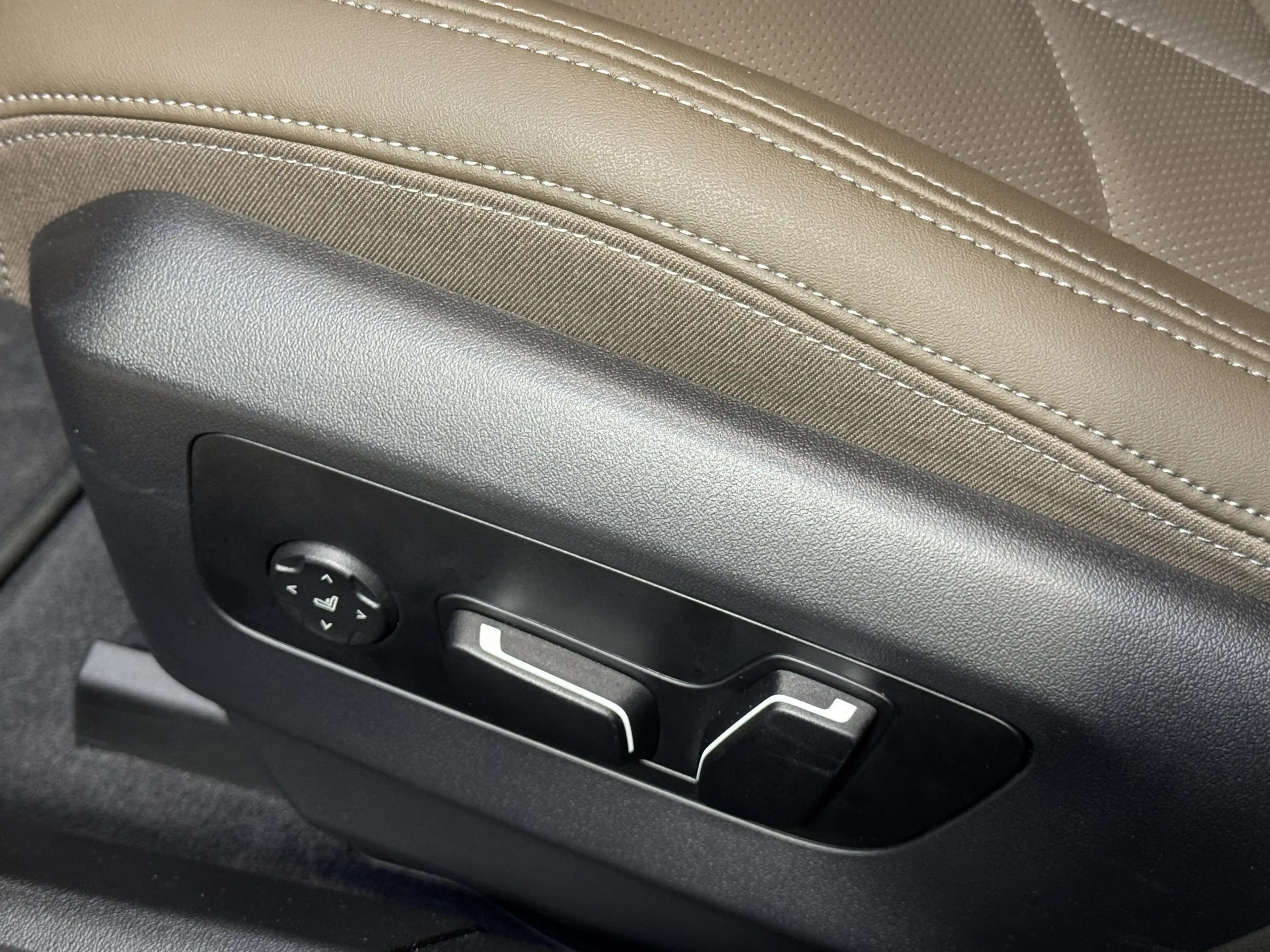 BMW 540 xDr. To. M Sport Pro Pano ACC 20Zoll B&W — photo 17