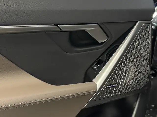 BMW 5 Series view 22