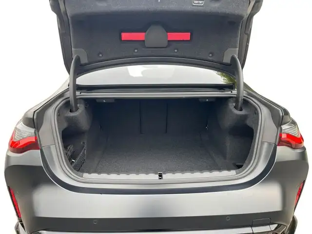 BMW M4 view 15