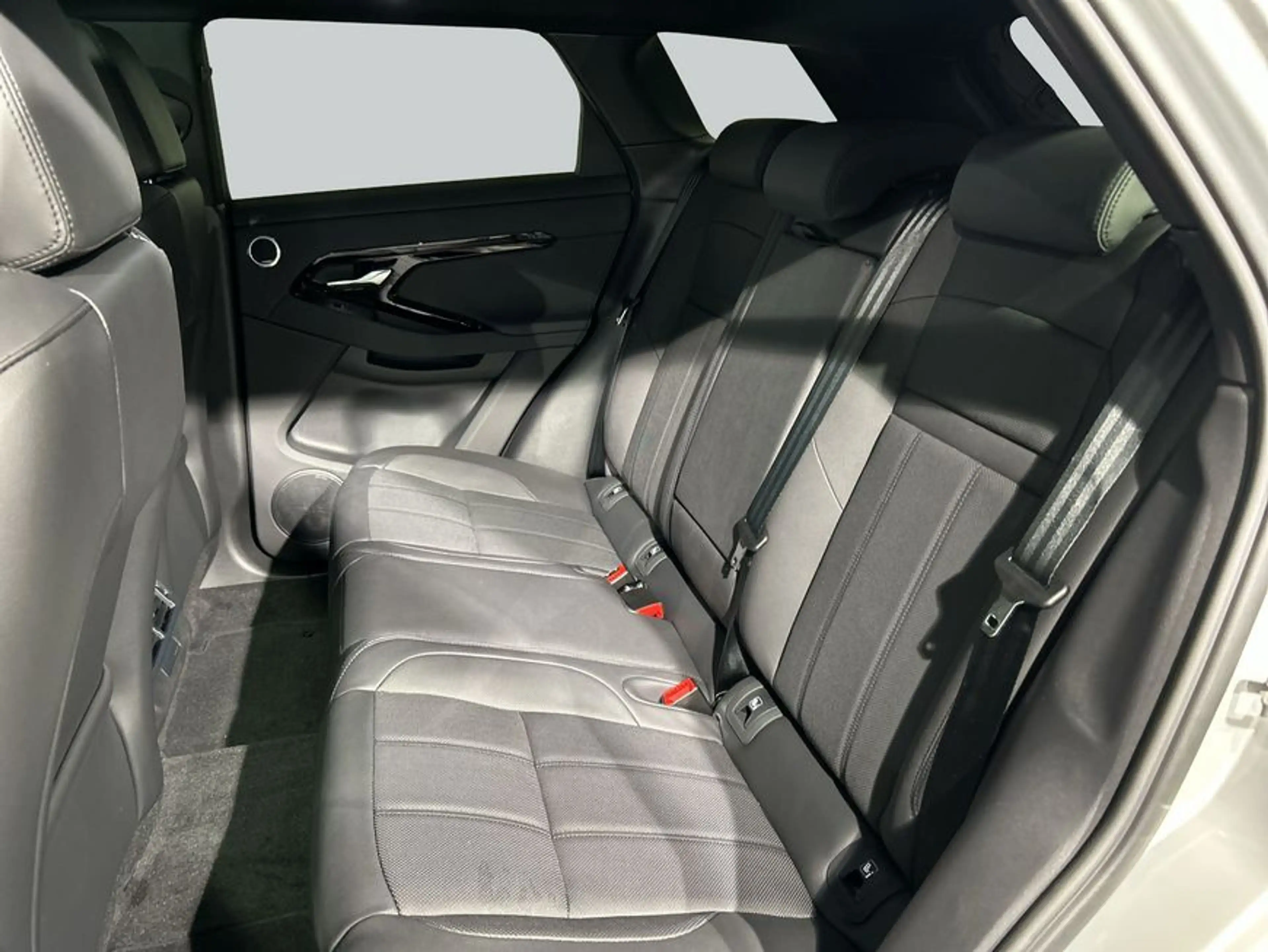 Land Rover Range Rover Evoque P270e Dynamic SE — photo 5