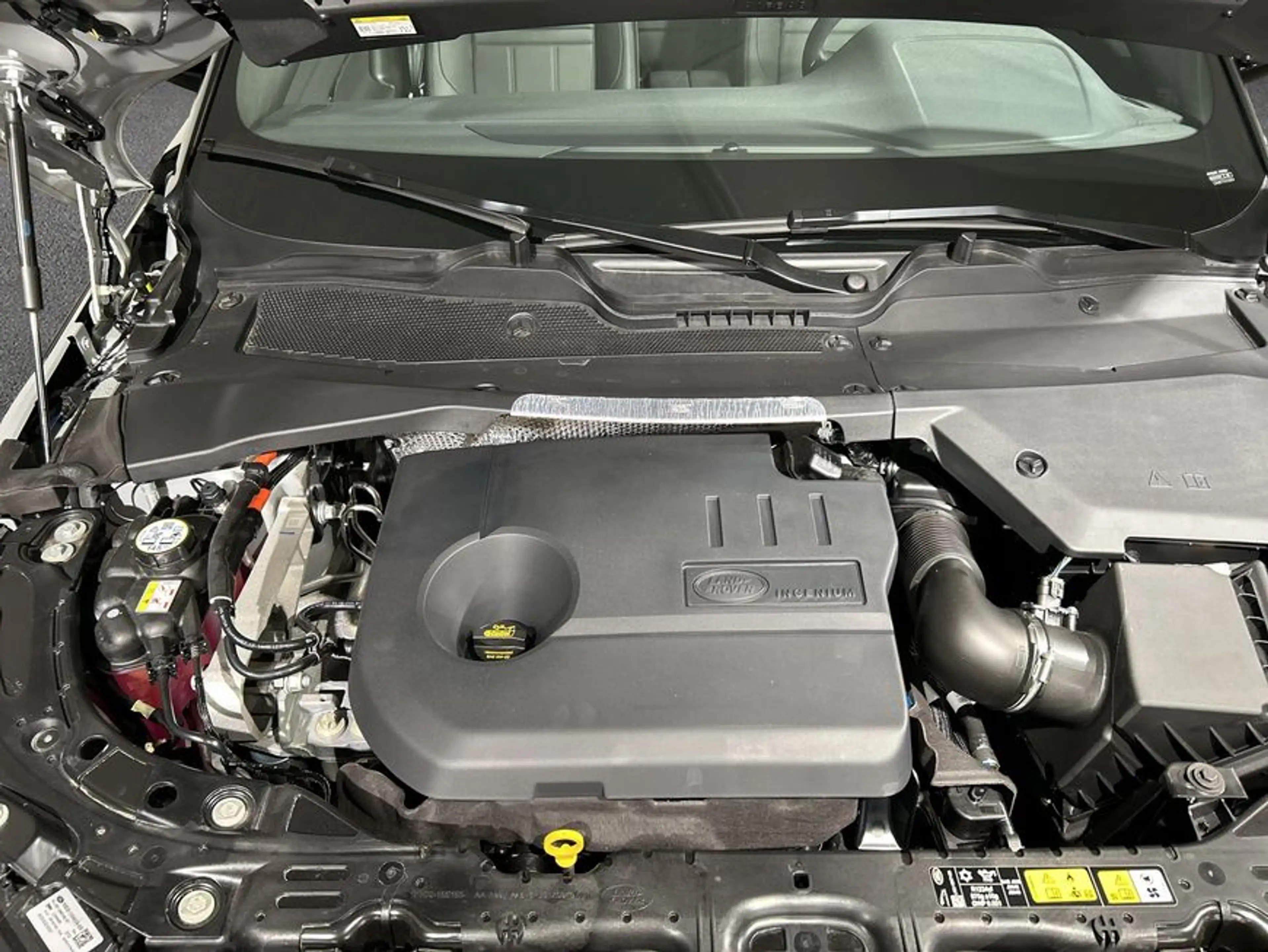 Land Rover Range Rover Evoque P270e Dynamic SE — photo 10