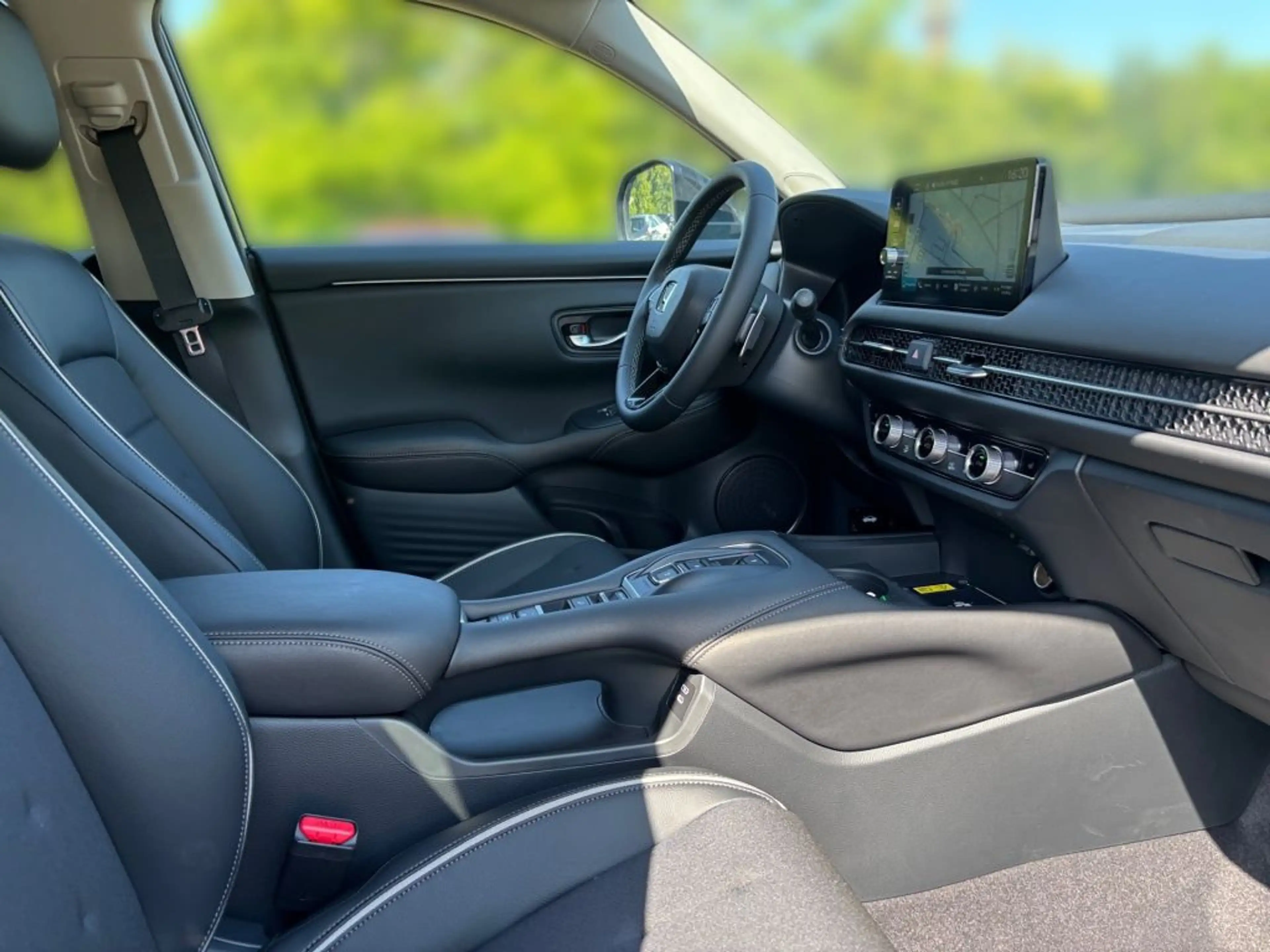 Honda ZR-V e:HEV 2.0 i-MMD Hybrid Sport — photo 14