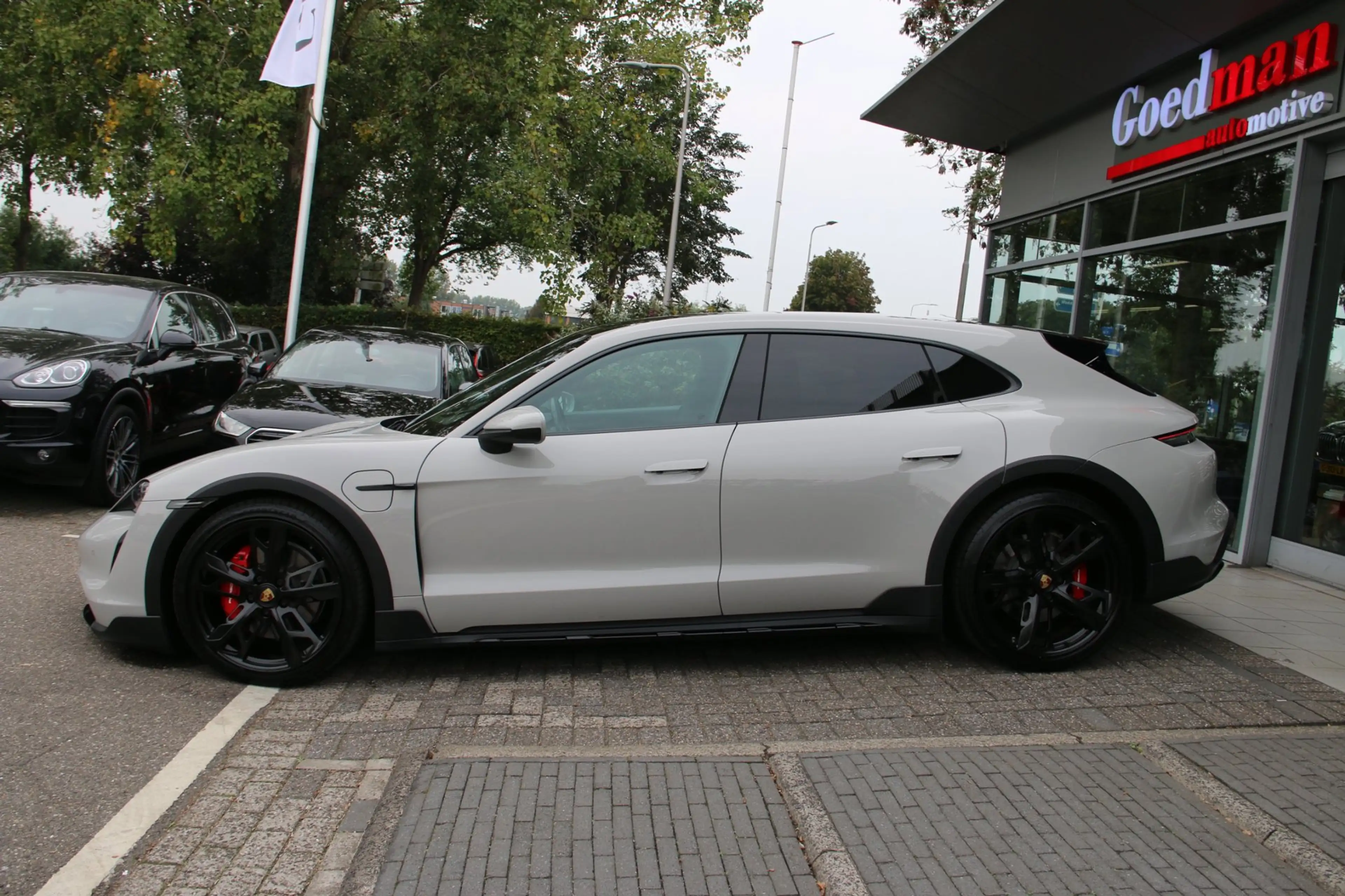 Porsche Taycan Cross Turismo 4 93 kWh 5-PERS INCL-BTW! — photo 4
