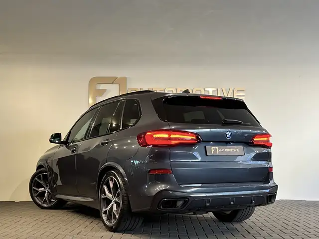 BMW X5 view 2
