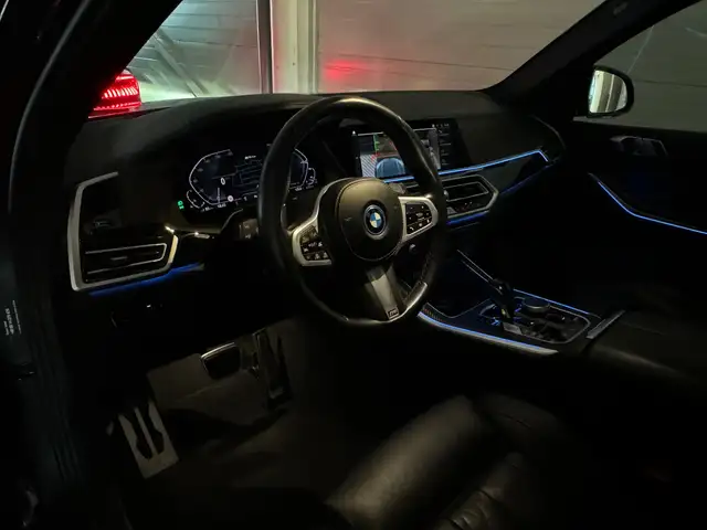 BMW X5 view 3