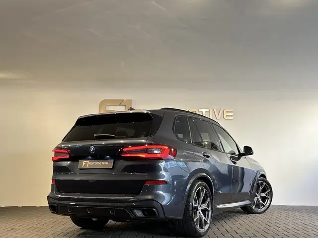 BMW X5 view 11