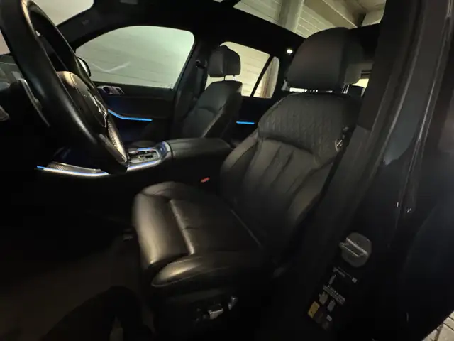 BMW X5 view 4