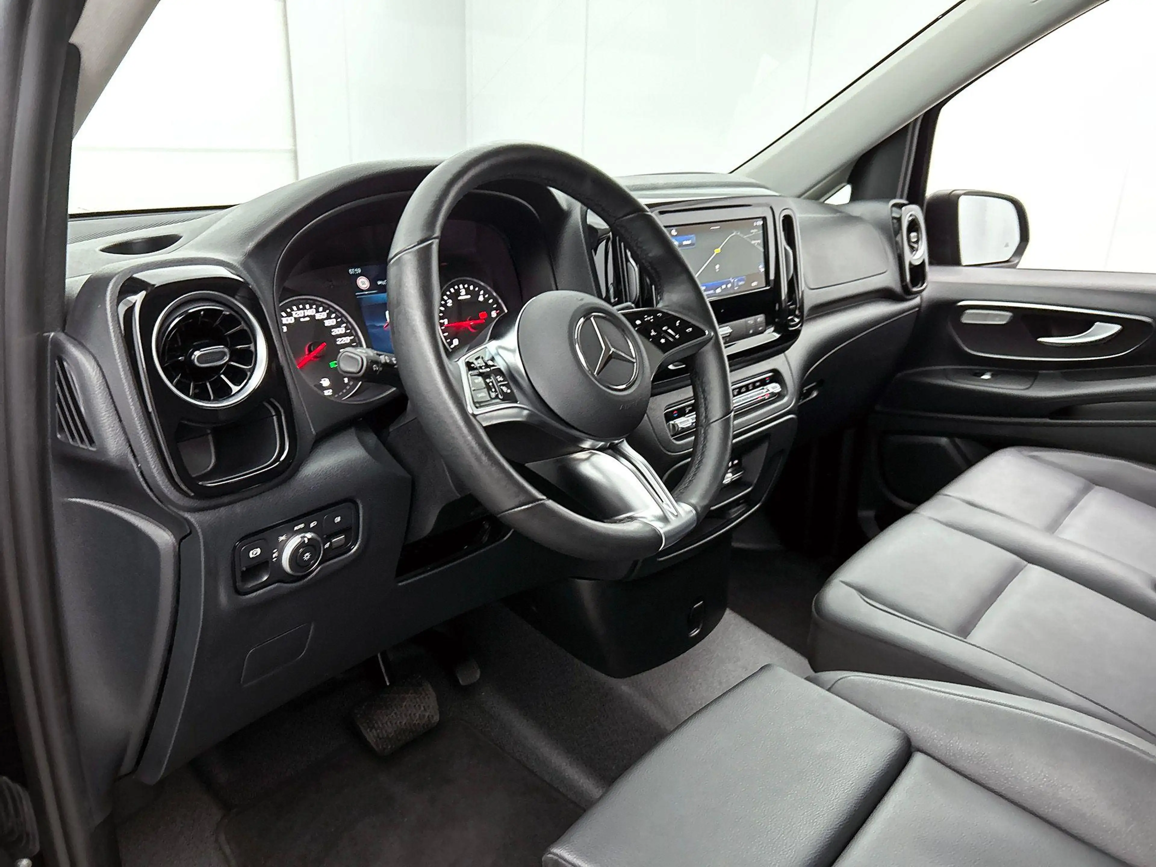 Mercedes-Benz Vito 124 4MATIC L2 9G-TRONIC Tourer | Distronic + Stuur — photo 8